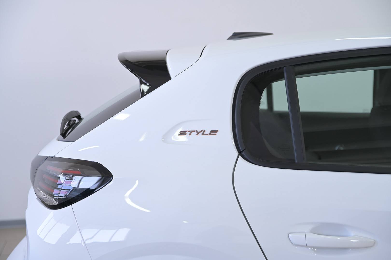 PEUGEOT 208 - Foto 6