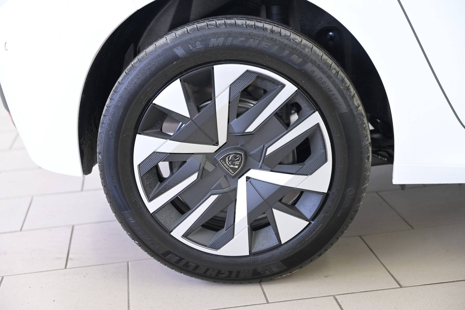 PEUGEOT 208 - Foto 7