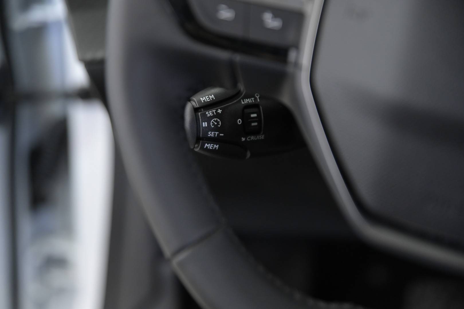 PEUGEOT 208 - Foto 16