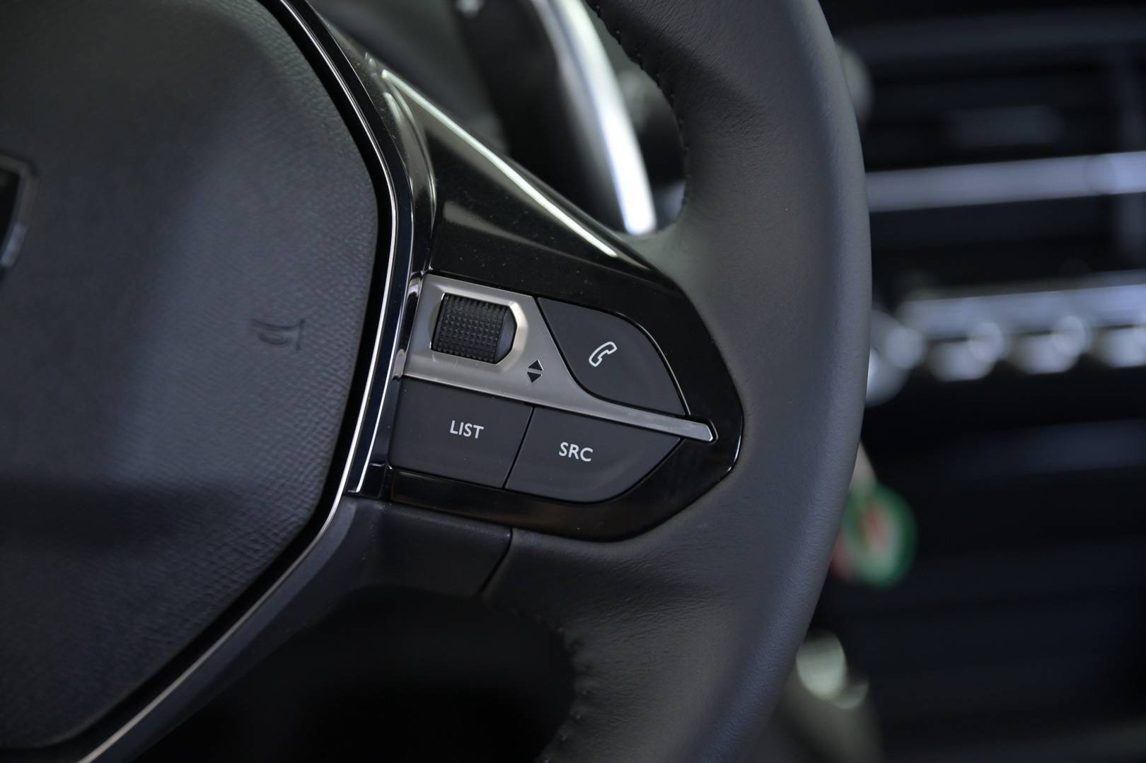 PEUGEOT 208 - Foto 17