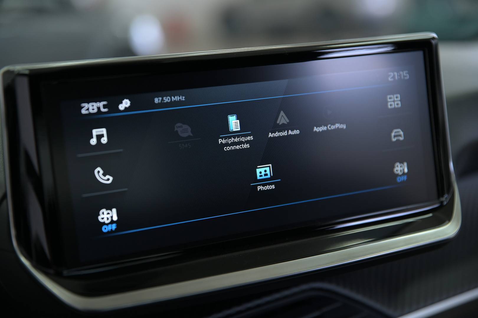 PEUGEOT 208 - Foto 21