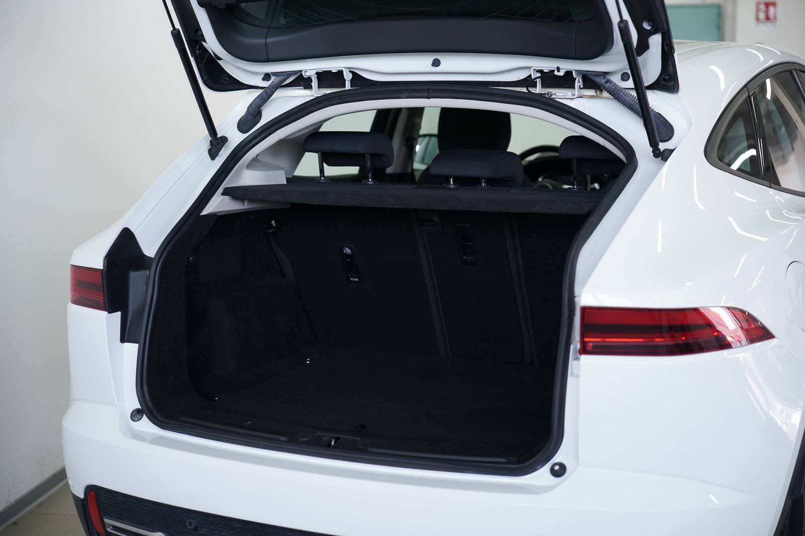 Auto Venduta - JAGUAR E-Pace E-Pace 2.0d i4 R-Dynamic fwd 163cv usata in pronta consegna - Brandini