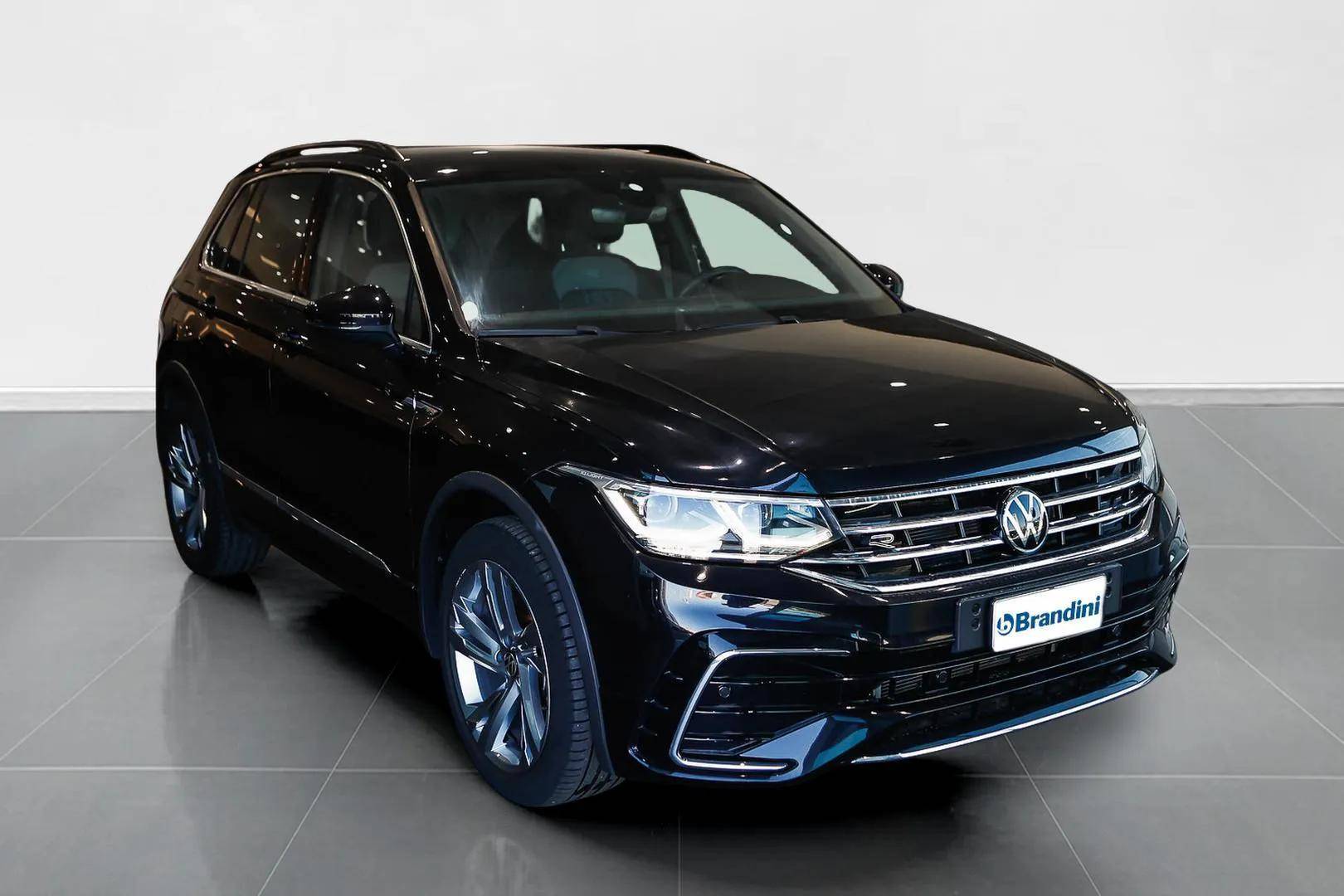VOLKSWAGEN Tiguan - Foto 3