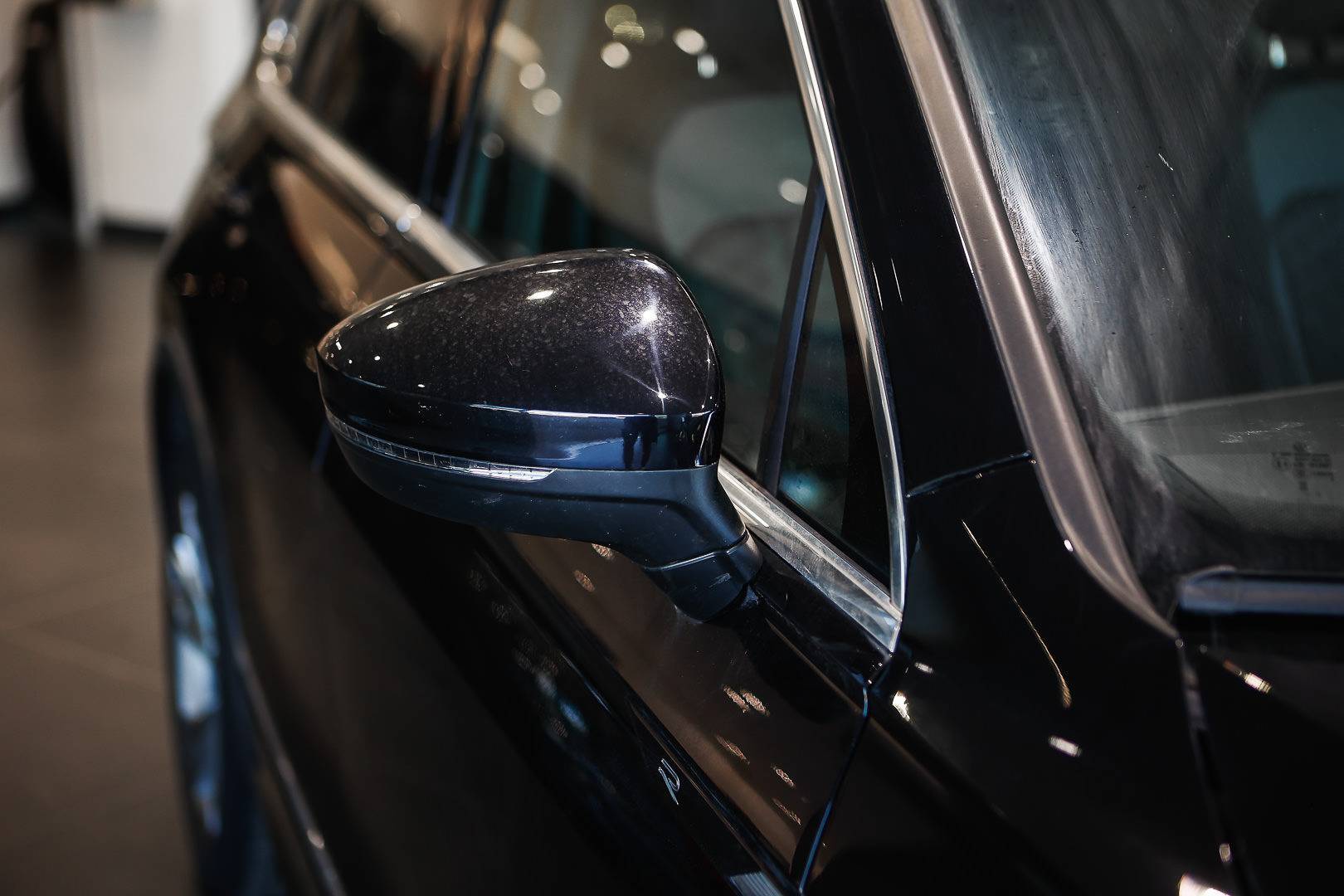 VOLKSWAGEN Tiguan - Foto 5