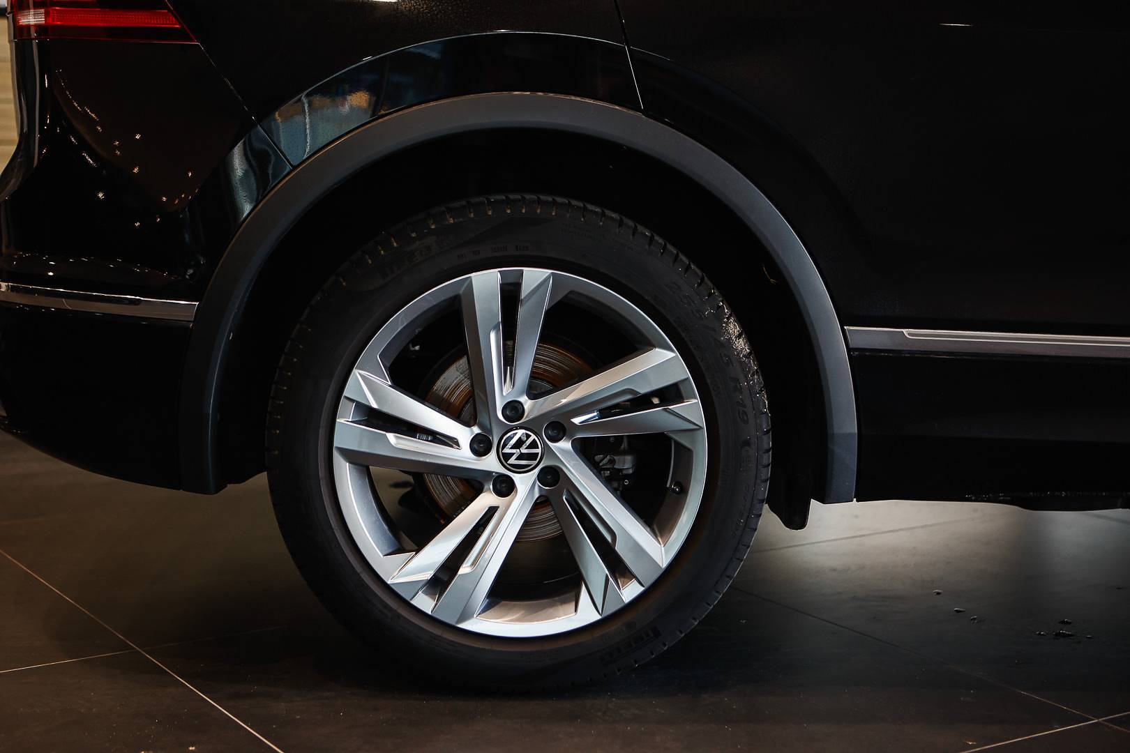 VOLKSWAGEN Tiguan - Foto 7