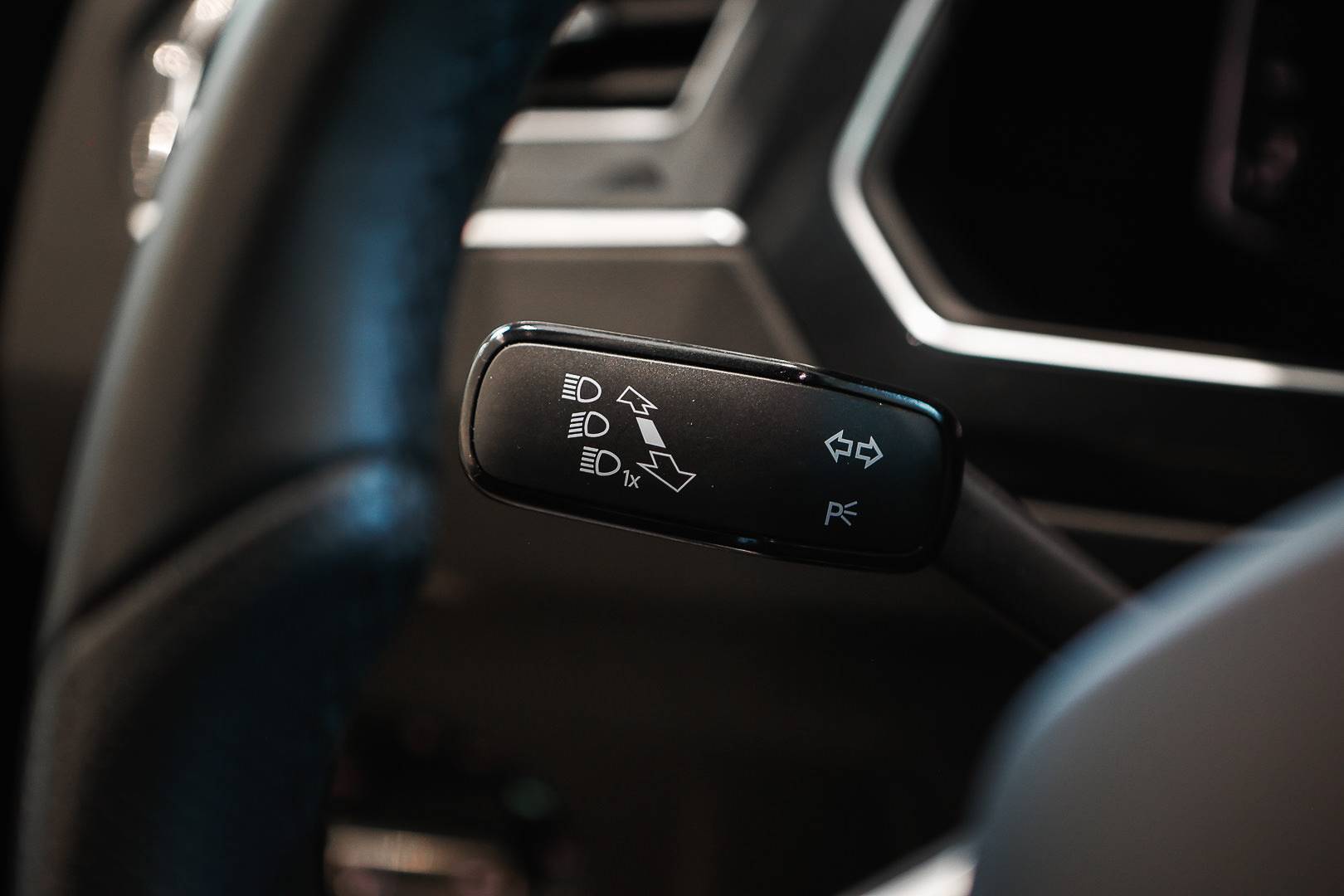 VOLKSWAGEN Tiguan - Foto 14