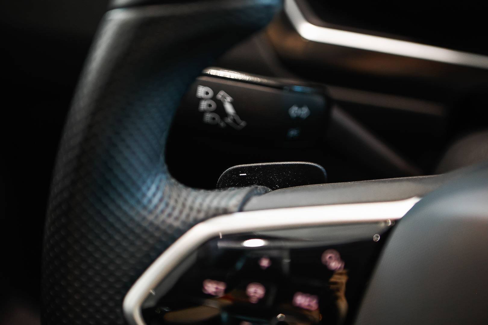 VOLKSWAGEN Tiguan - Foto 16