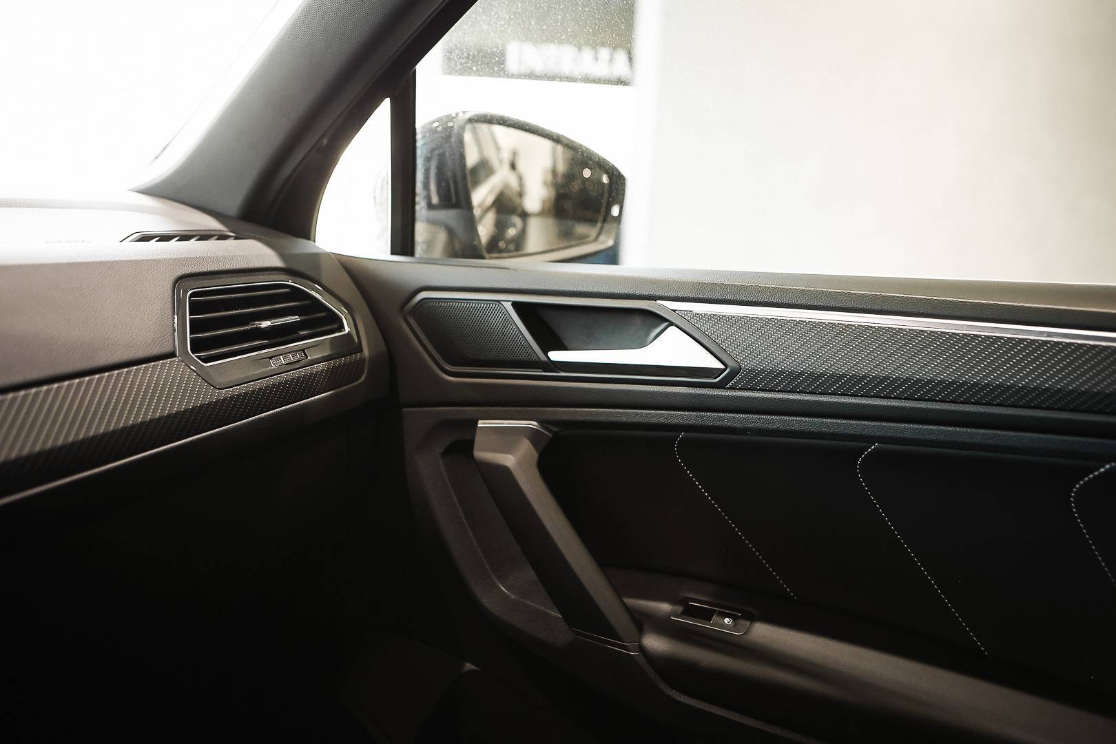 VOLKSWAGEN Tiguan - Foto 24