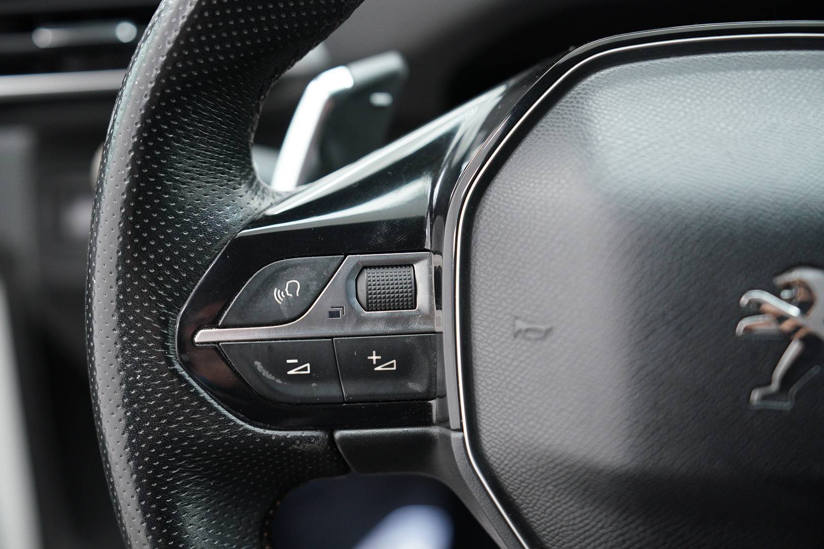 PEUGEOT 3008 - Foto 12