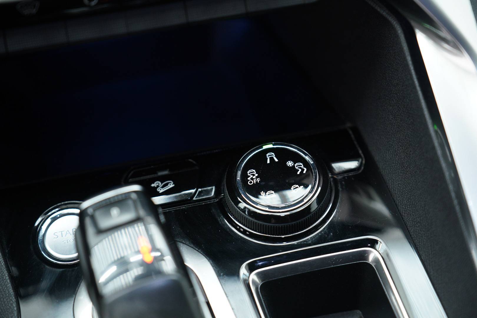 PEUGEOT 3008 - Foto 18