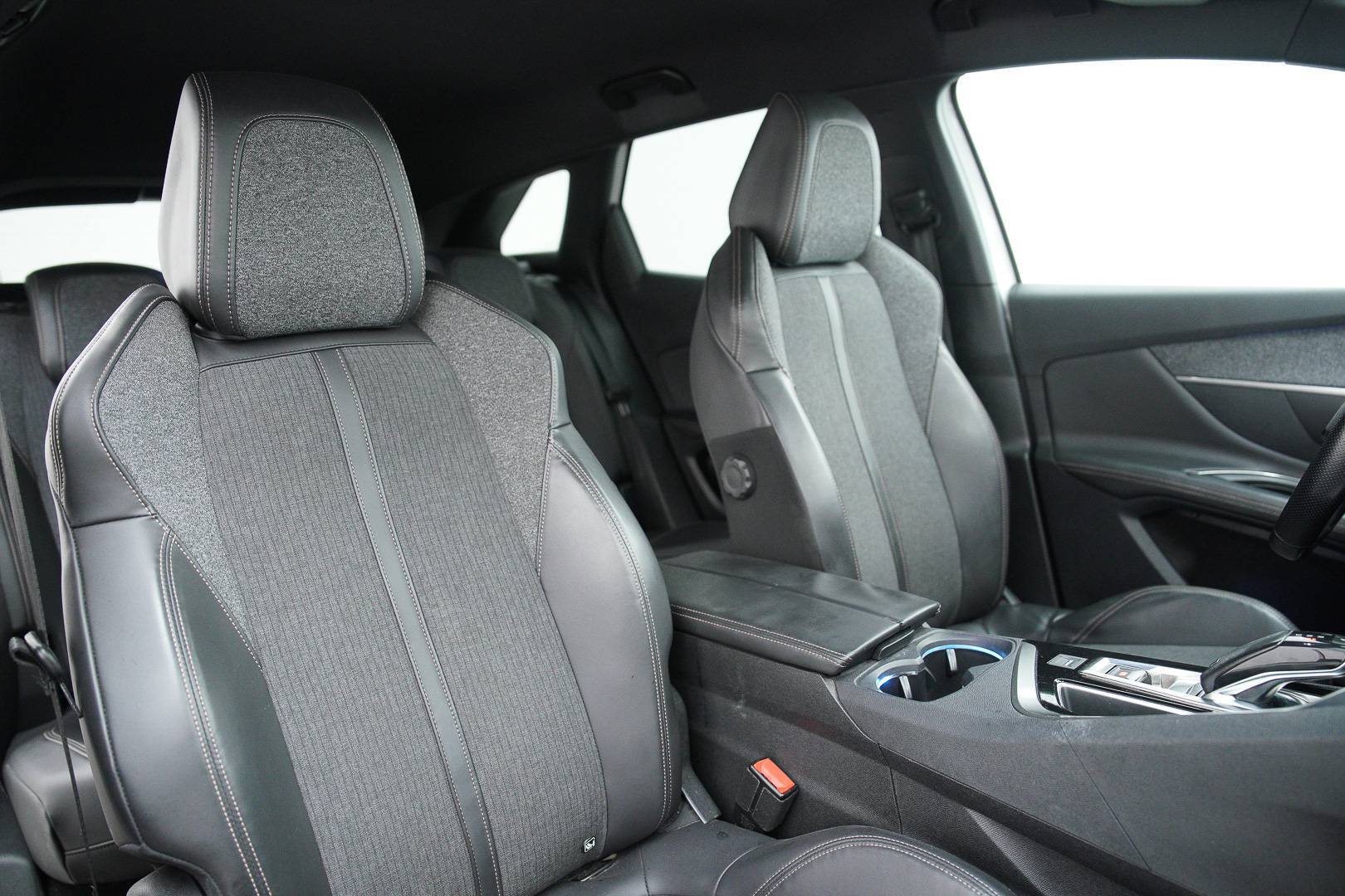 PEUGEOT 3008 - Foto 23