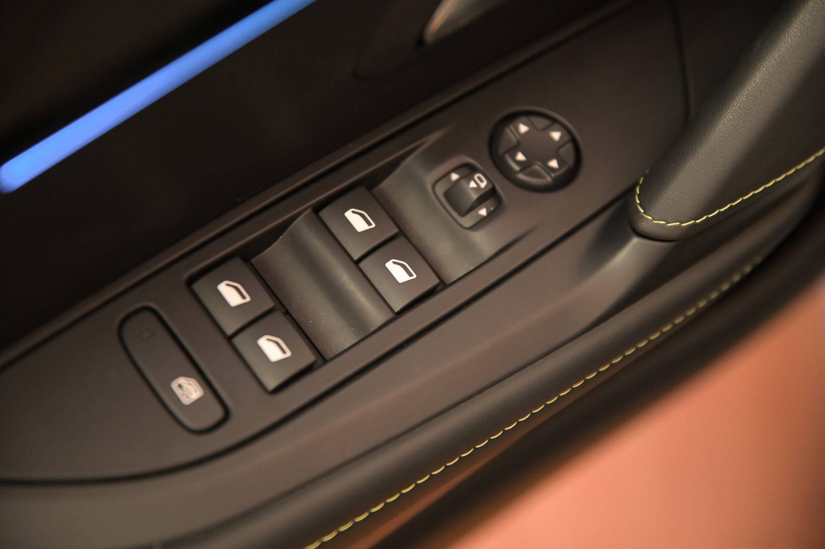 PEUGEOT 208 - Foto 10