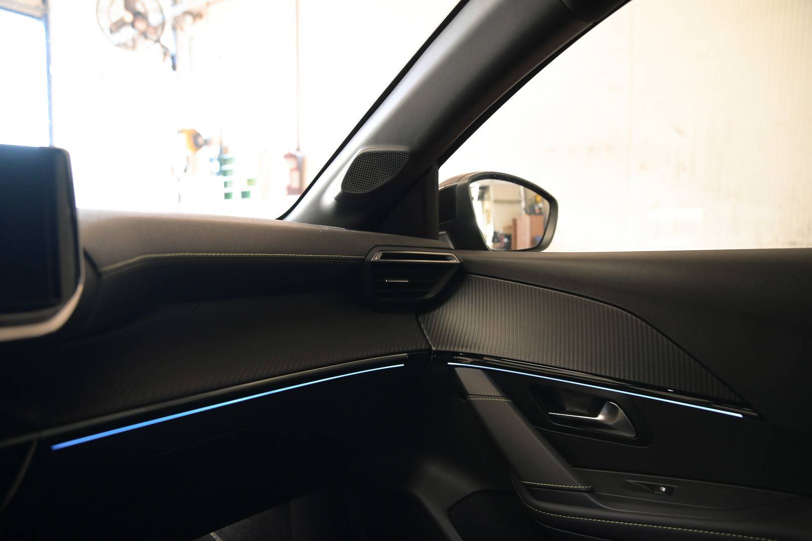 PEUGEOT 208 - Foto 12