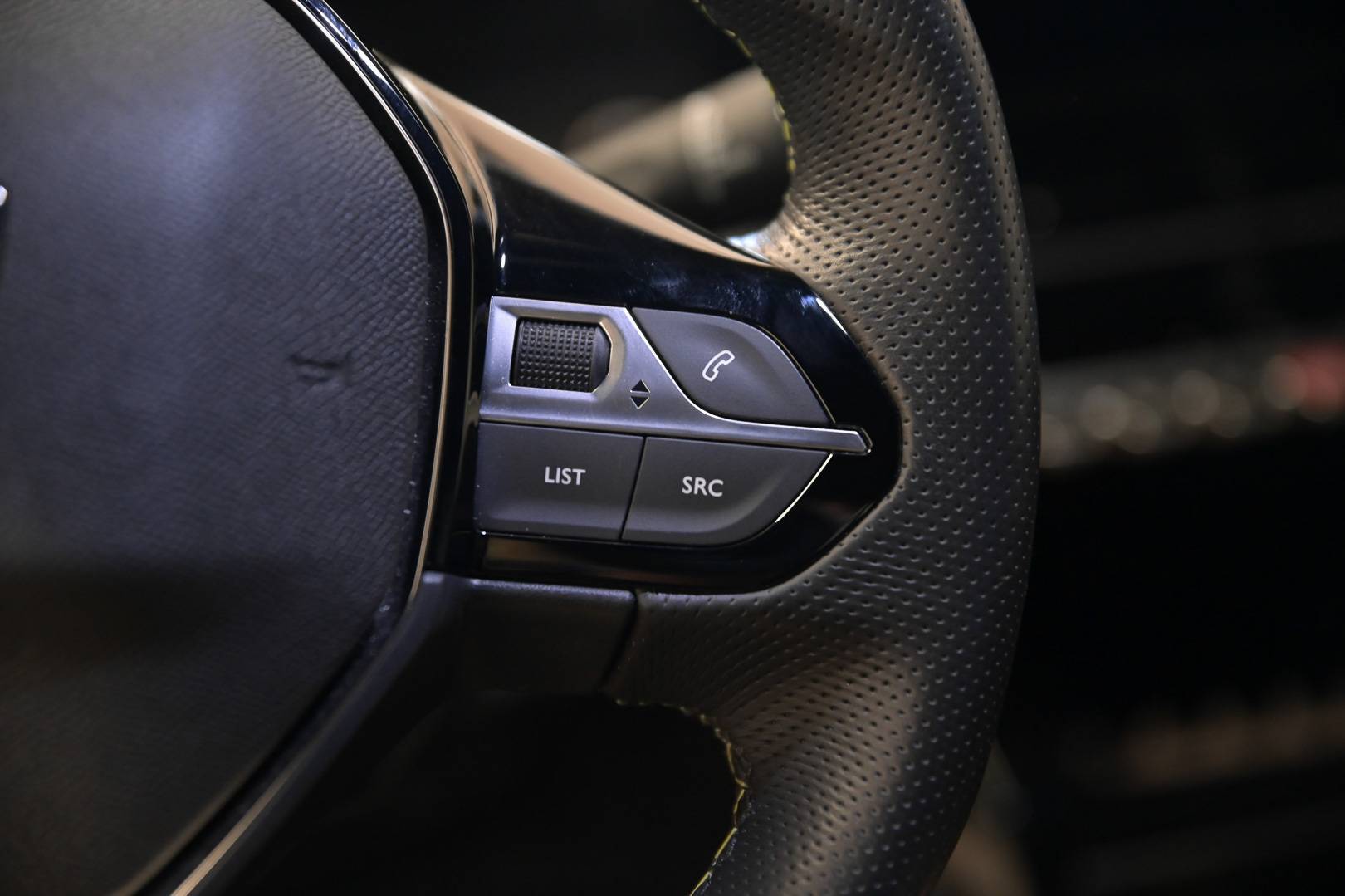 PEUGEOT 208 - Foto 16