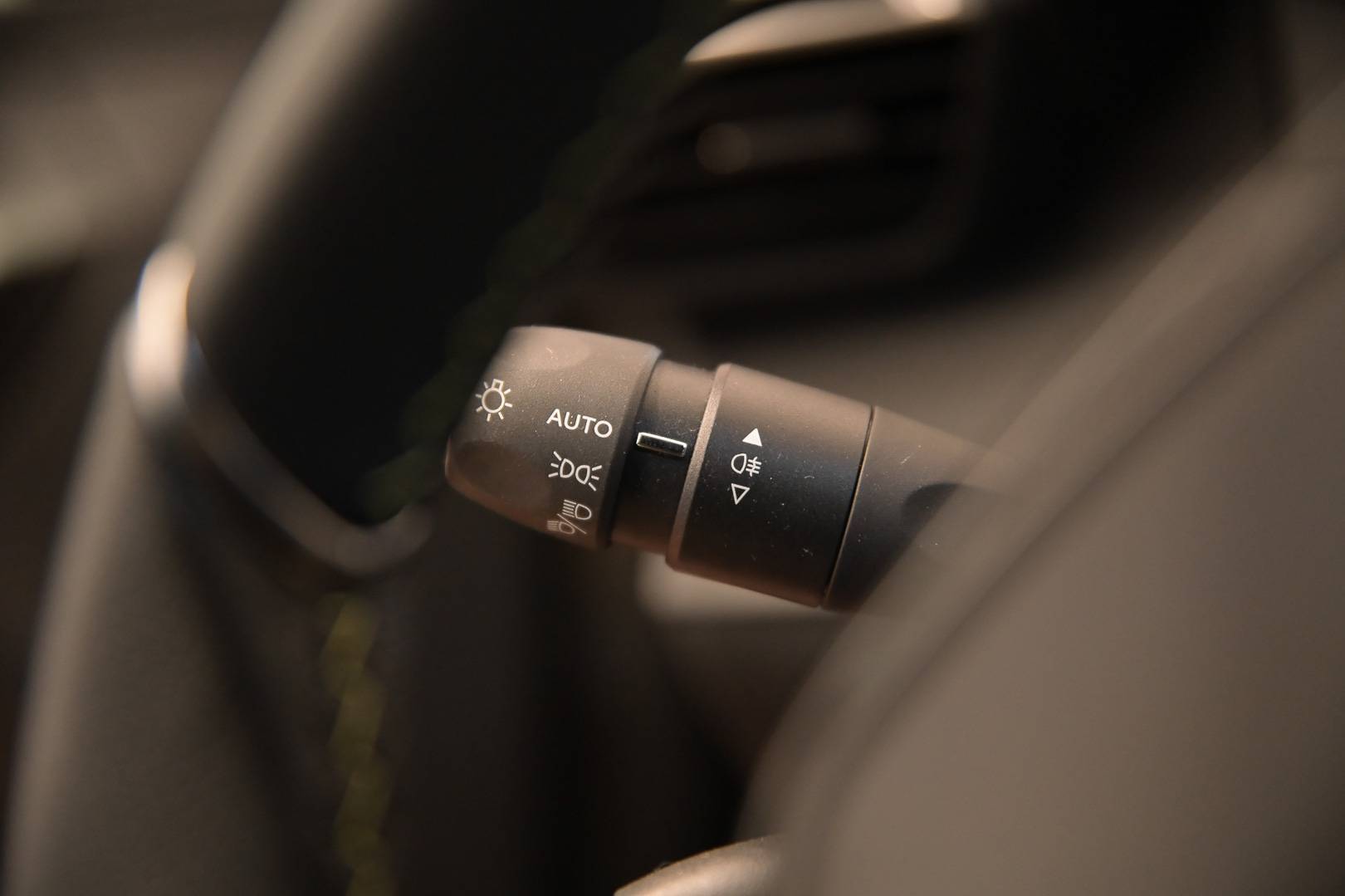 PEUGEOT 208 - Foto 18