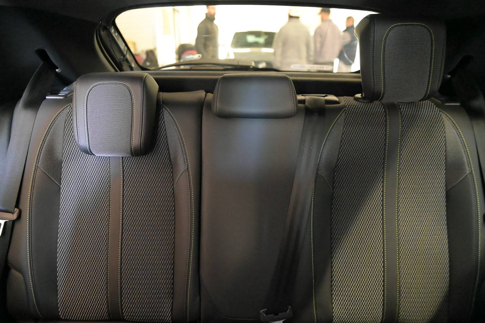 PEUGEOT 208 - Foto 25