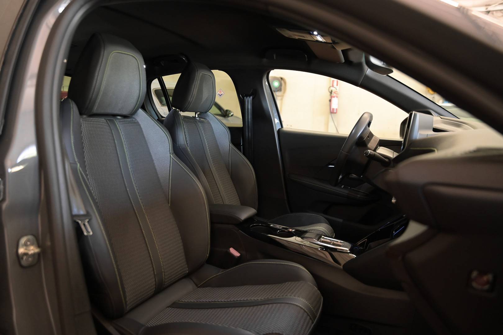 PEUGEOT 208 - Foto 27