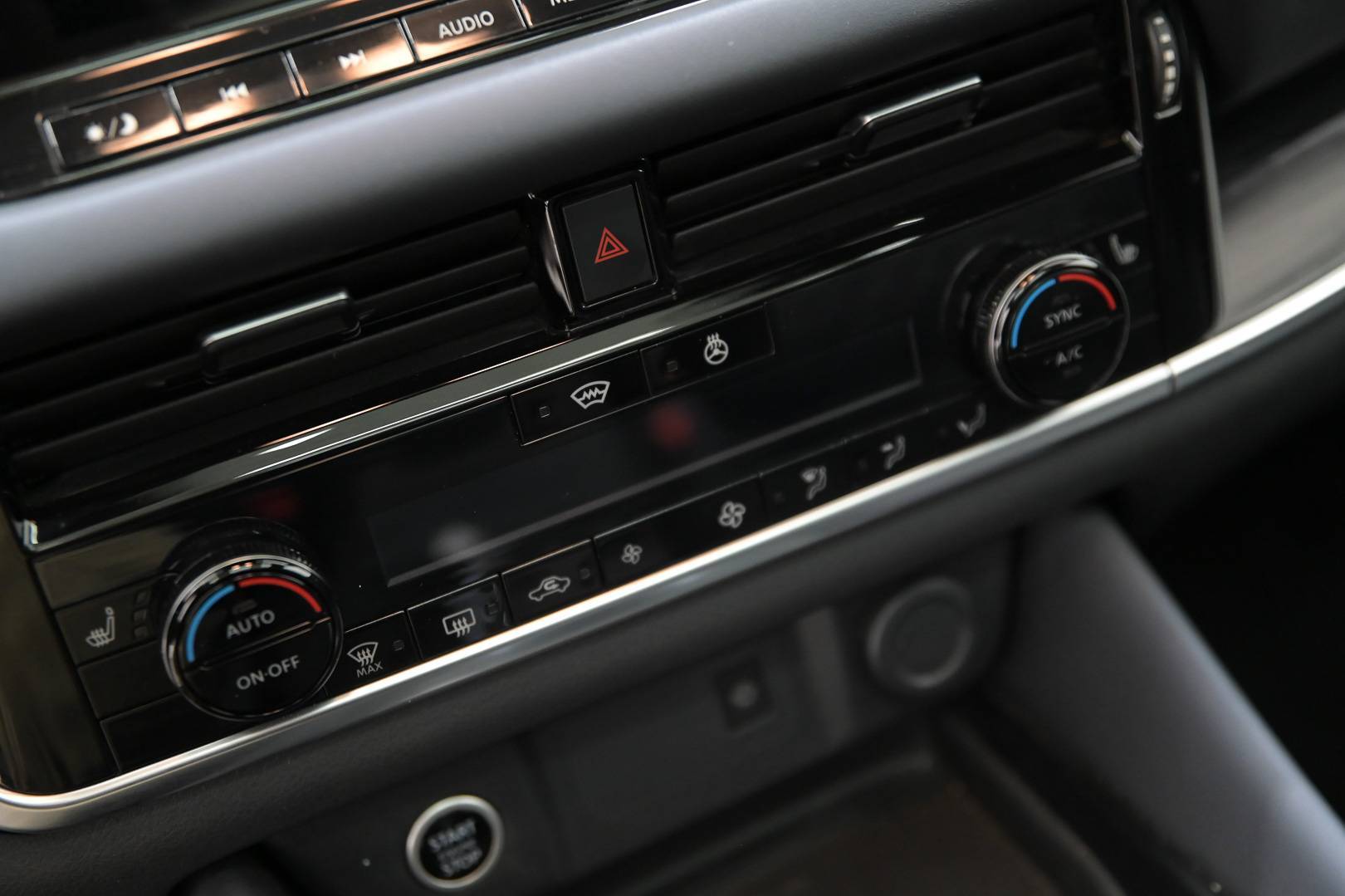 NISSAN Qashqai - Foto 24