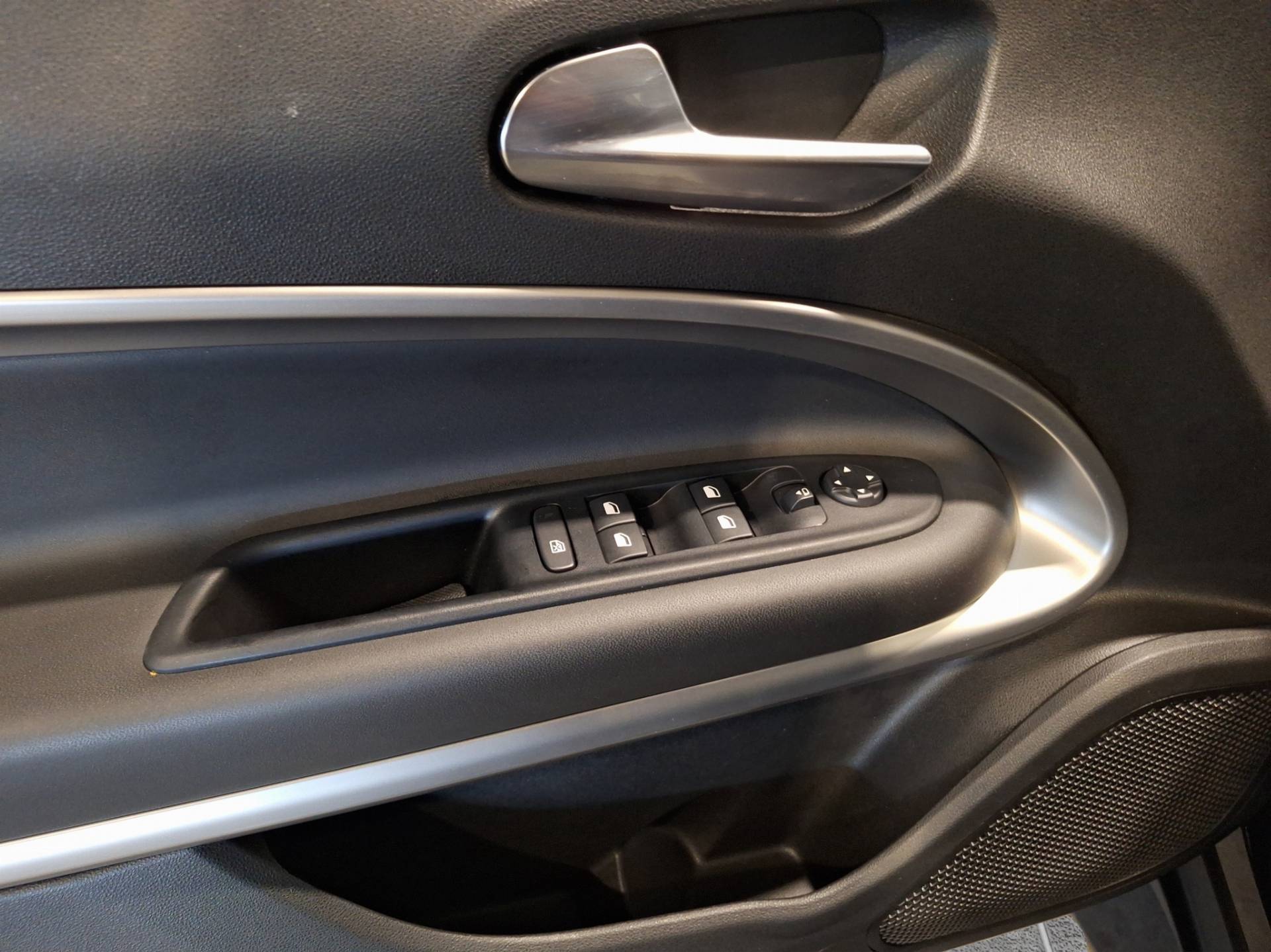 JEEP Avenger - Foto 8