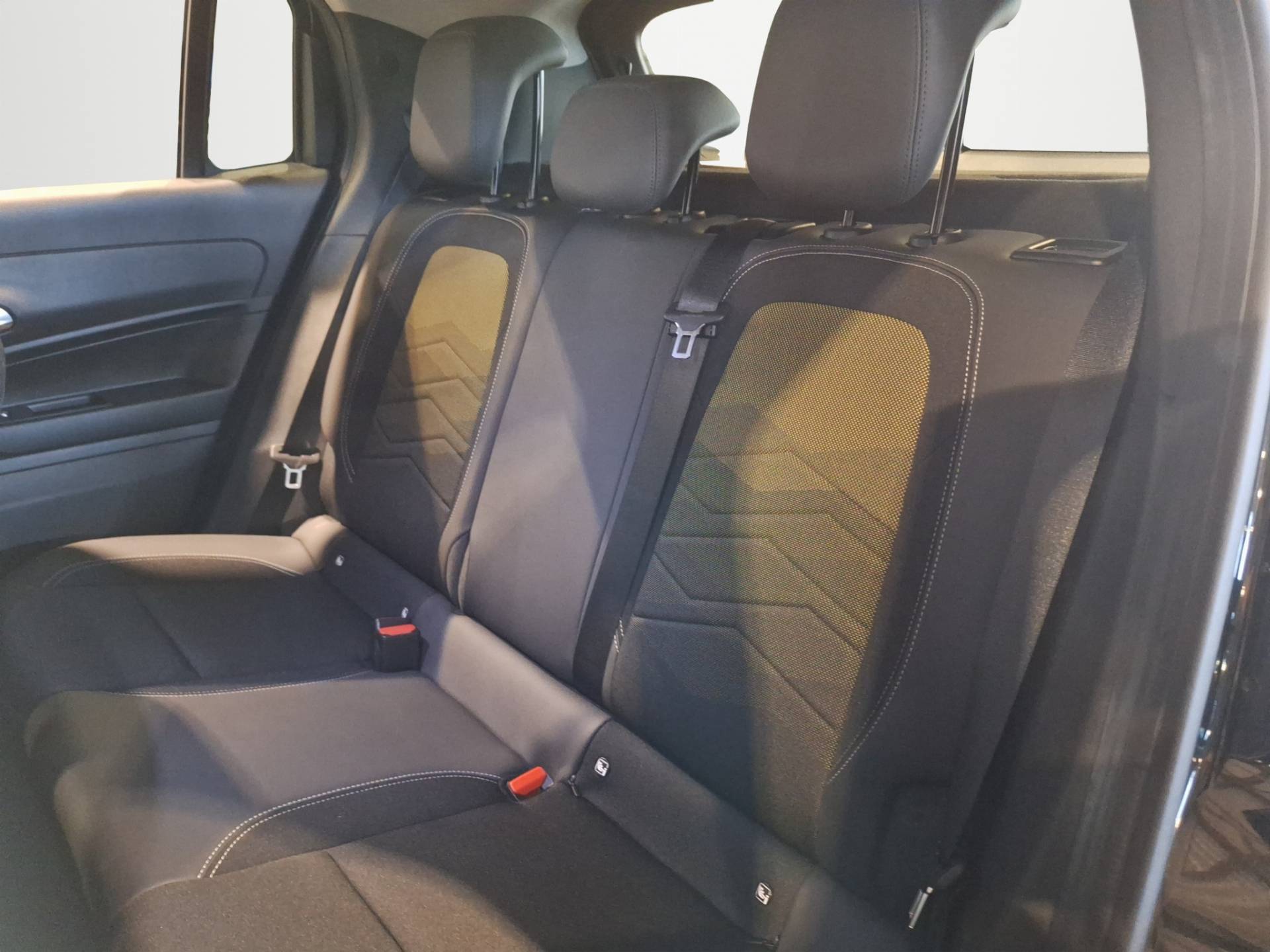 JEEP Avenger - Foto 11