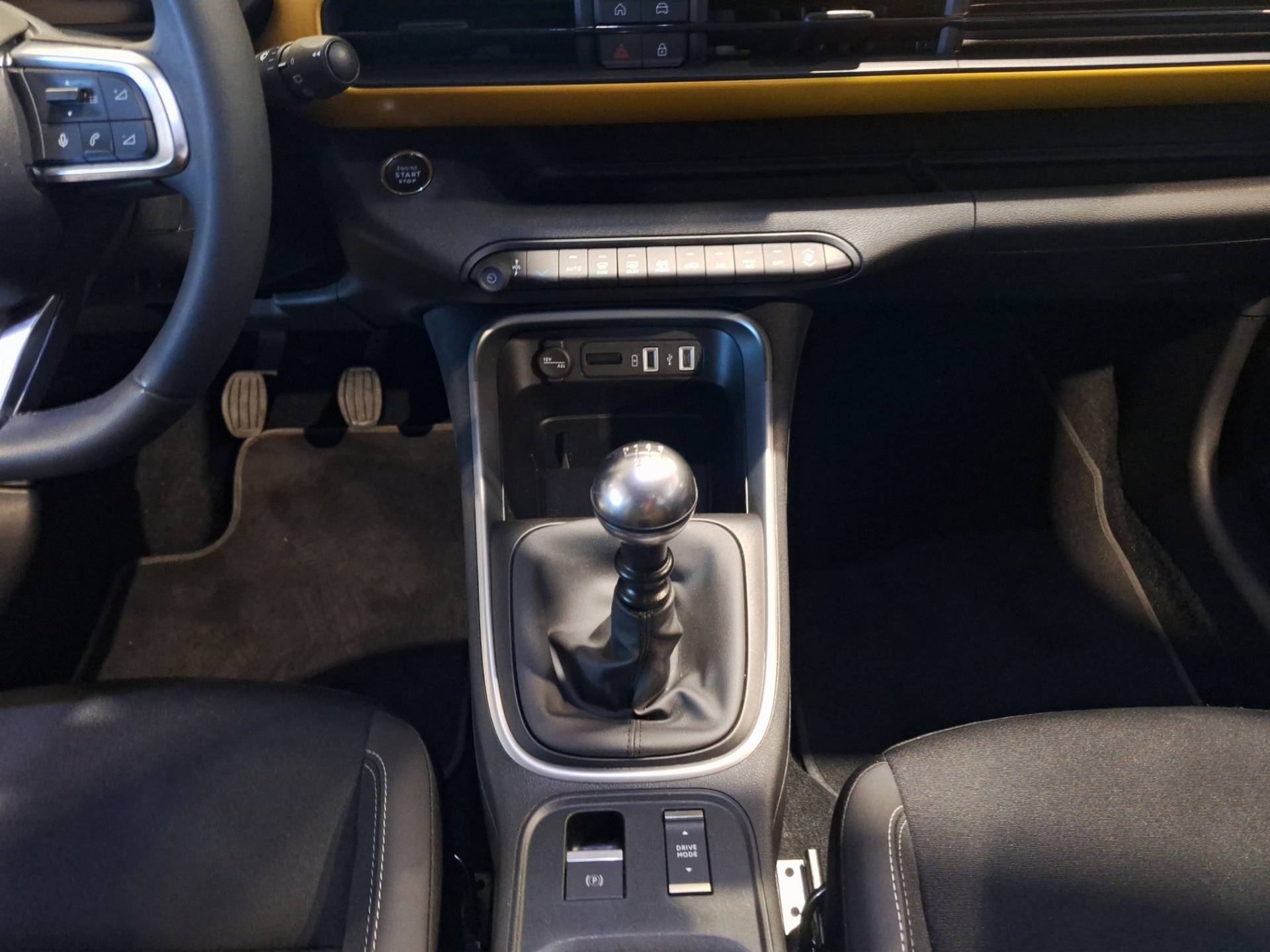 JEEP Avenger - Foto 13