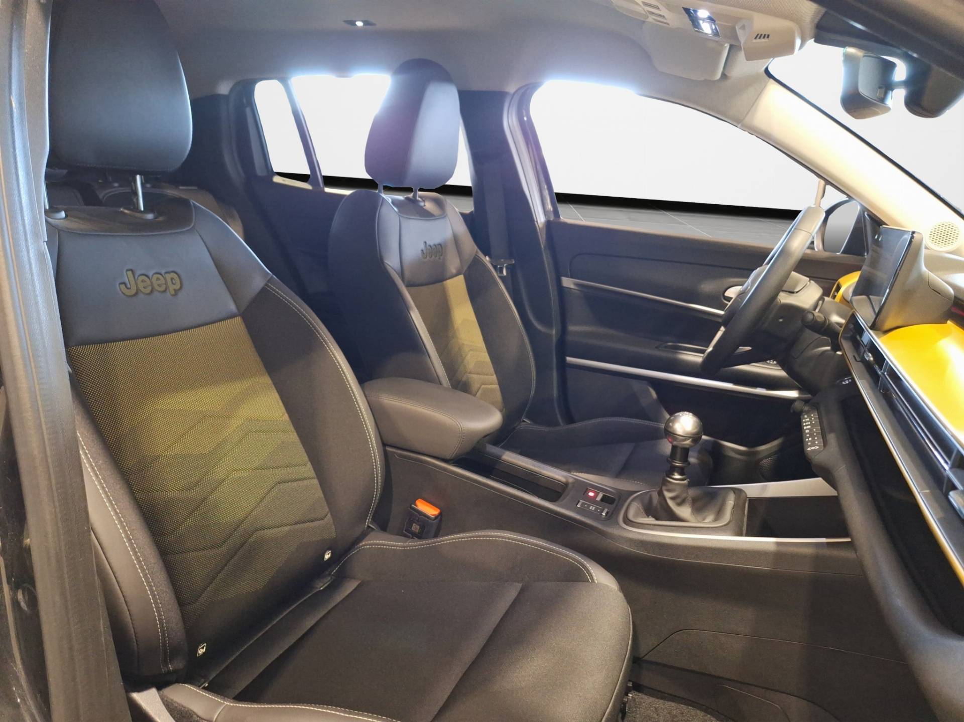 JEEP Avenger - Foto 15