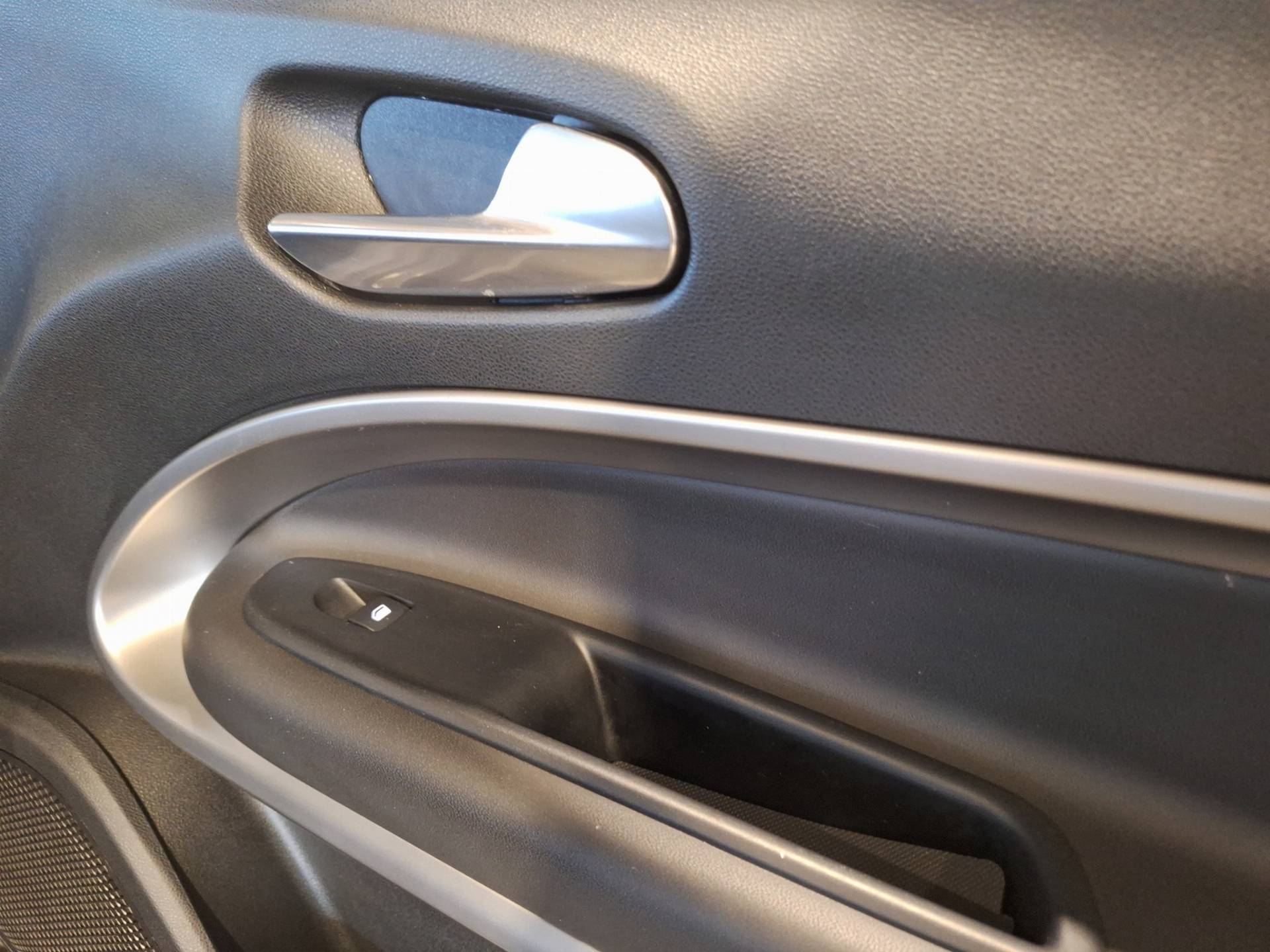 JEEP Avenger - Foto 16