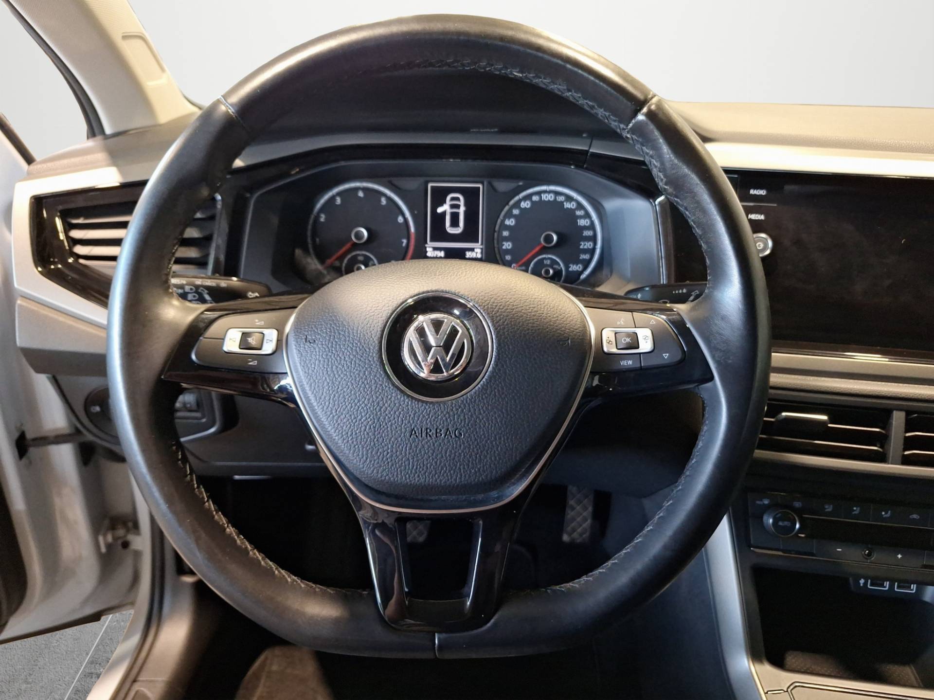 VOLKSWAGEN Polo - Foto 9