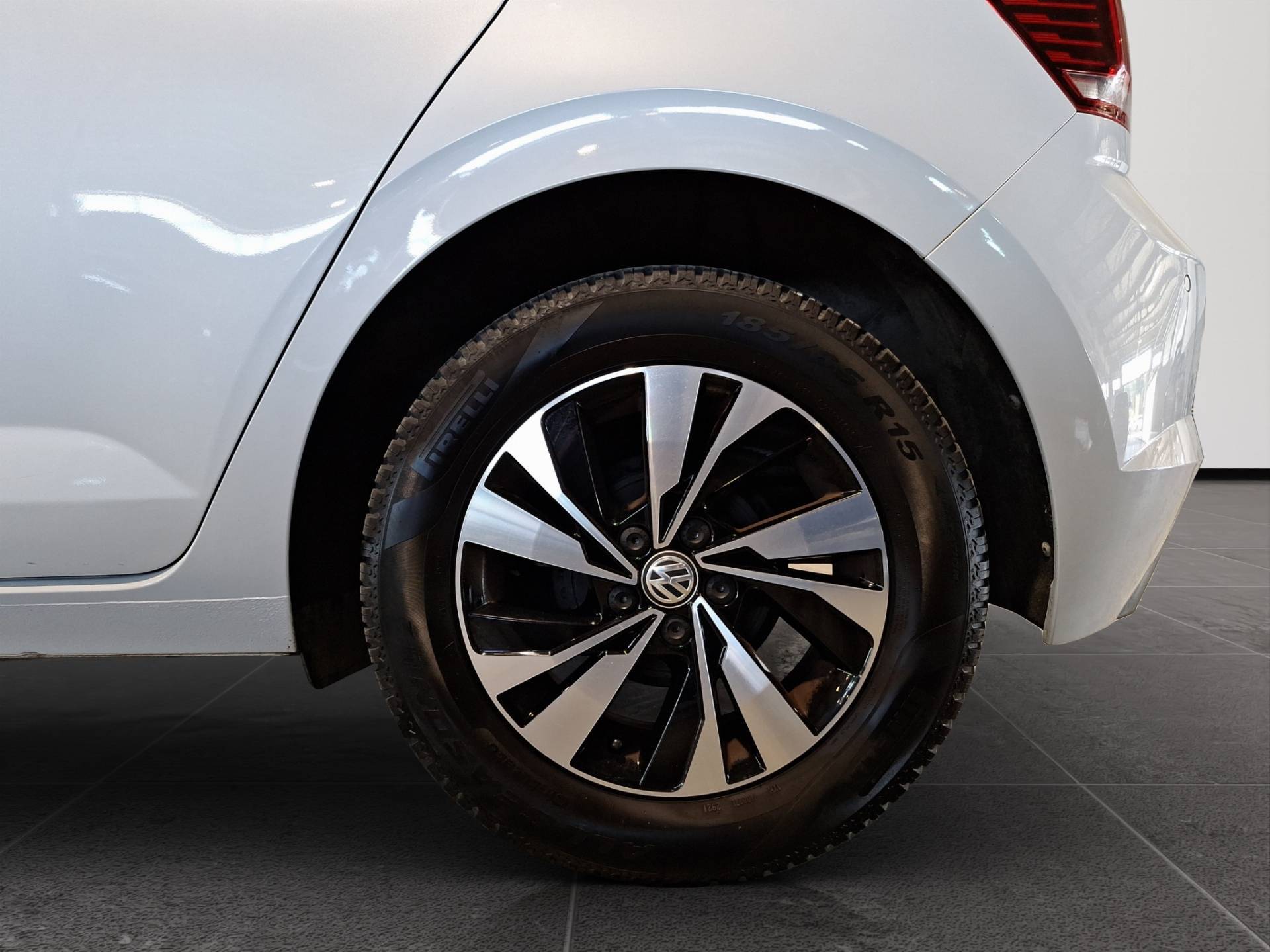 VOLKSWAGEN Polo - Foto 20