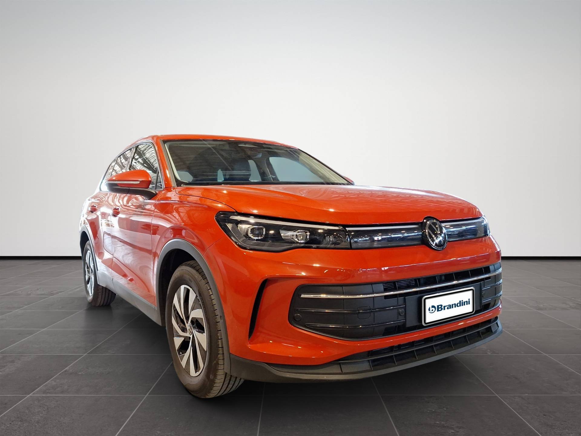 VOLKSWAGEN Tiguan - Foto 3