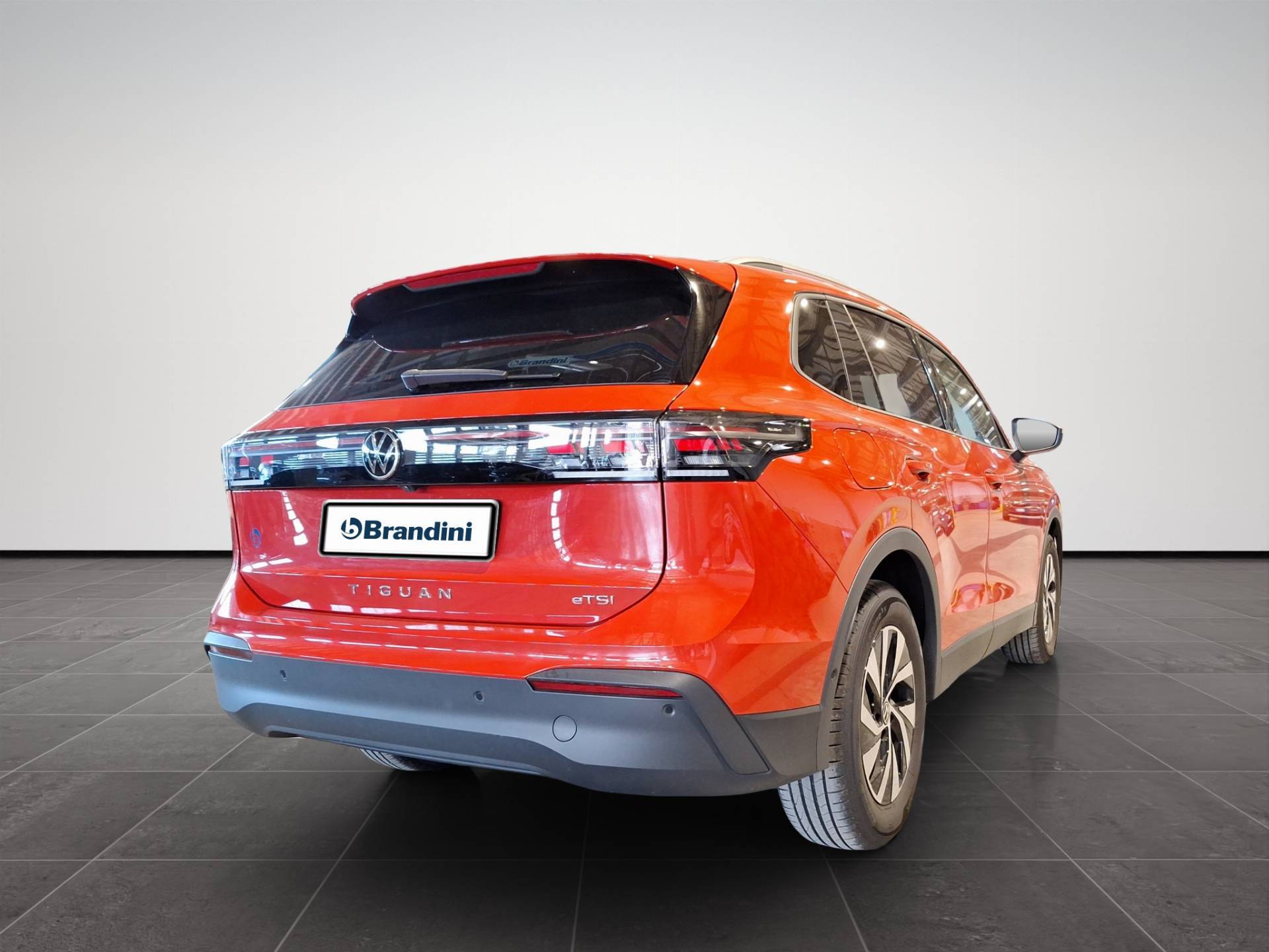 VOLKSWAGEN Tiguan - Foto 6