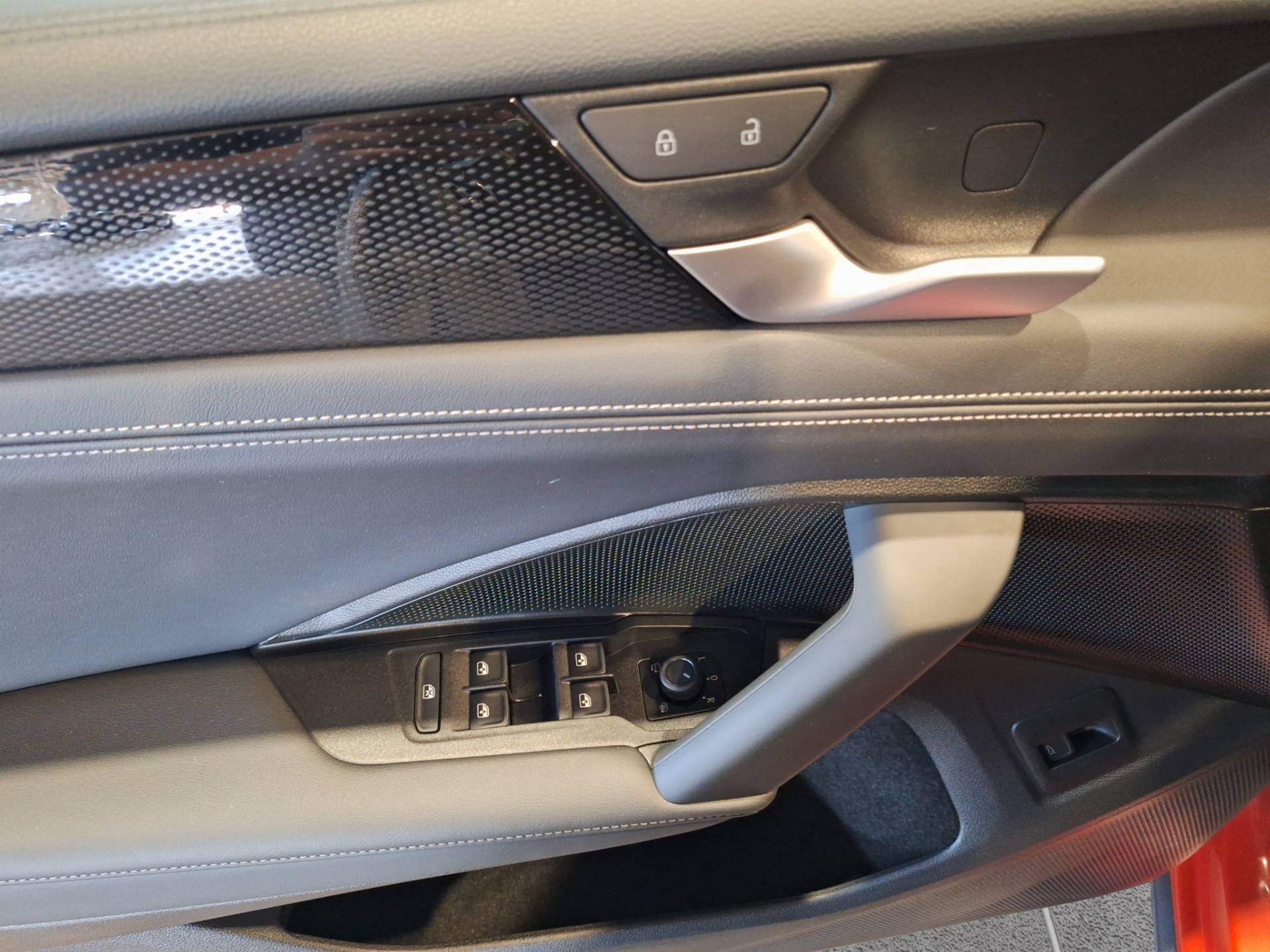 VOLKSWAGEN Tiguan - Foto 8