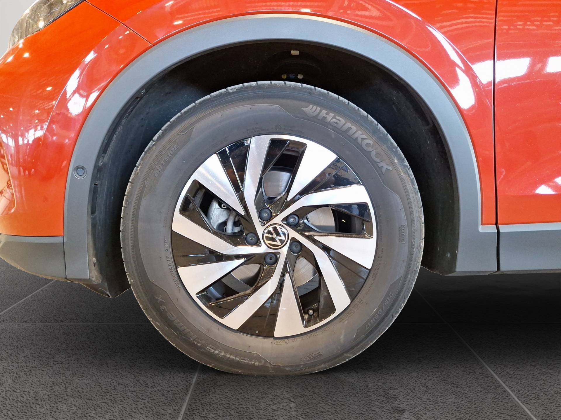 VOLKSWAGEN Tiguan - Foto 19