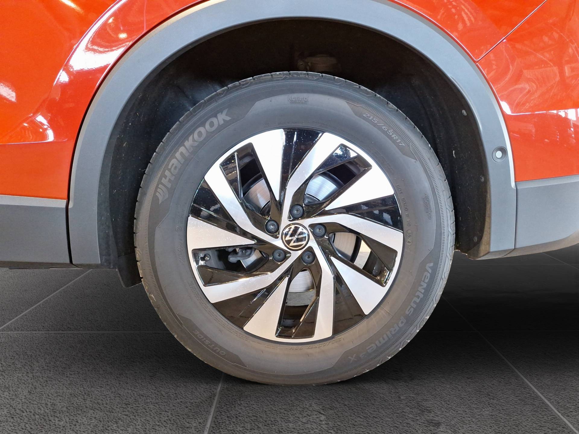 VOLKSWAGEN Tiguan - Foto 20