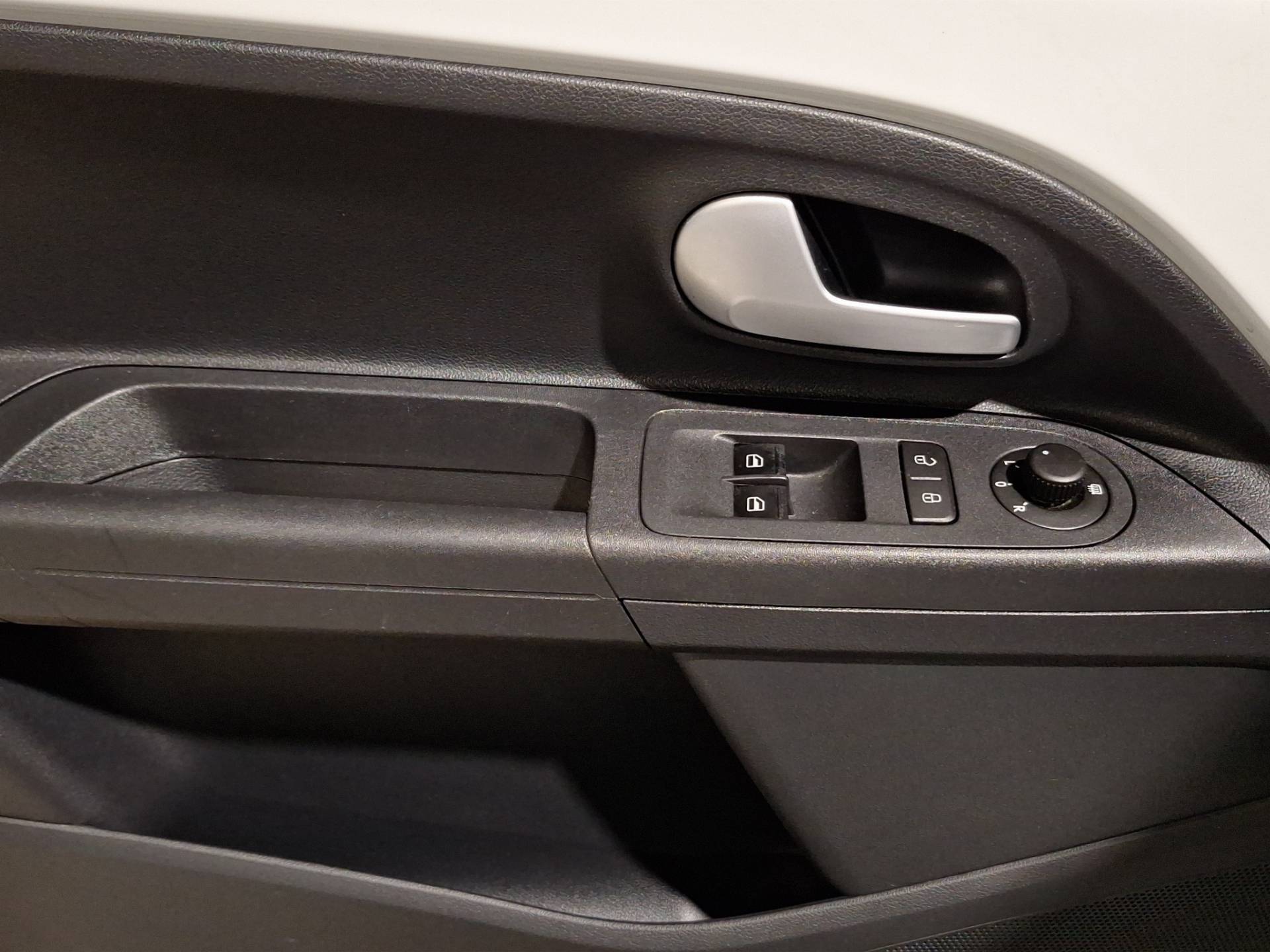 VOLKSWAGEN up! - Foto 8