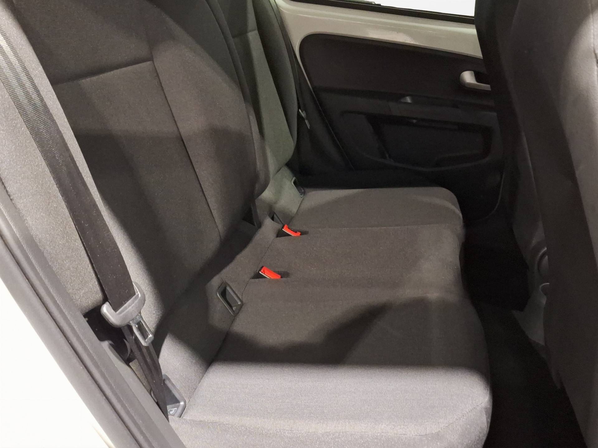 VOLKSWAGEN up! - Foto 17