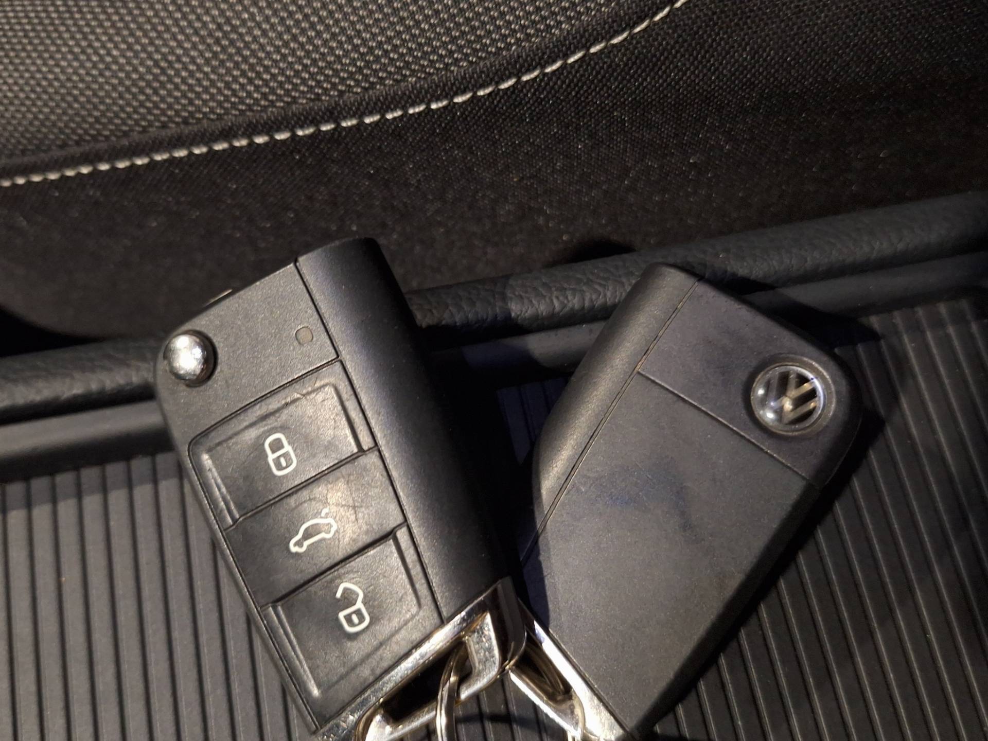 VOLKSWAGEN Golf - Foto 23