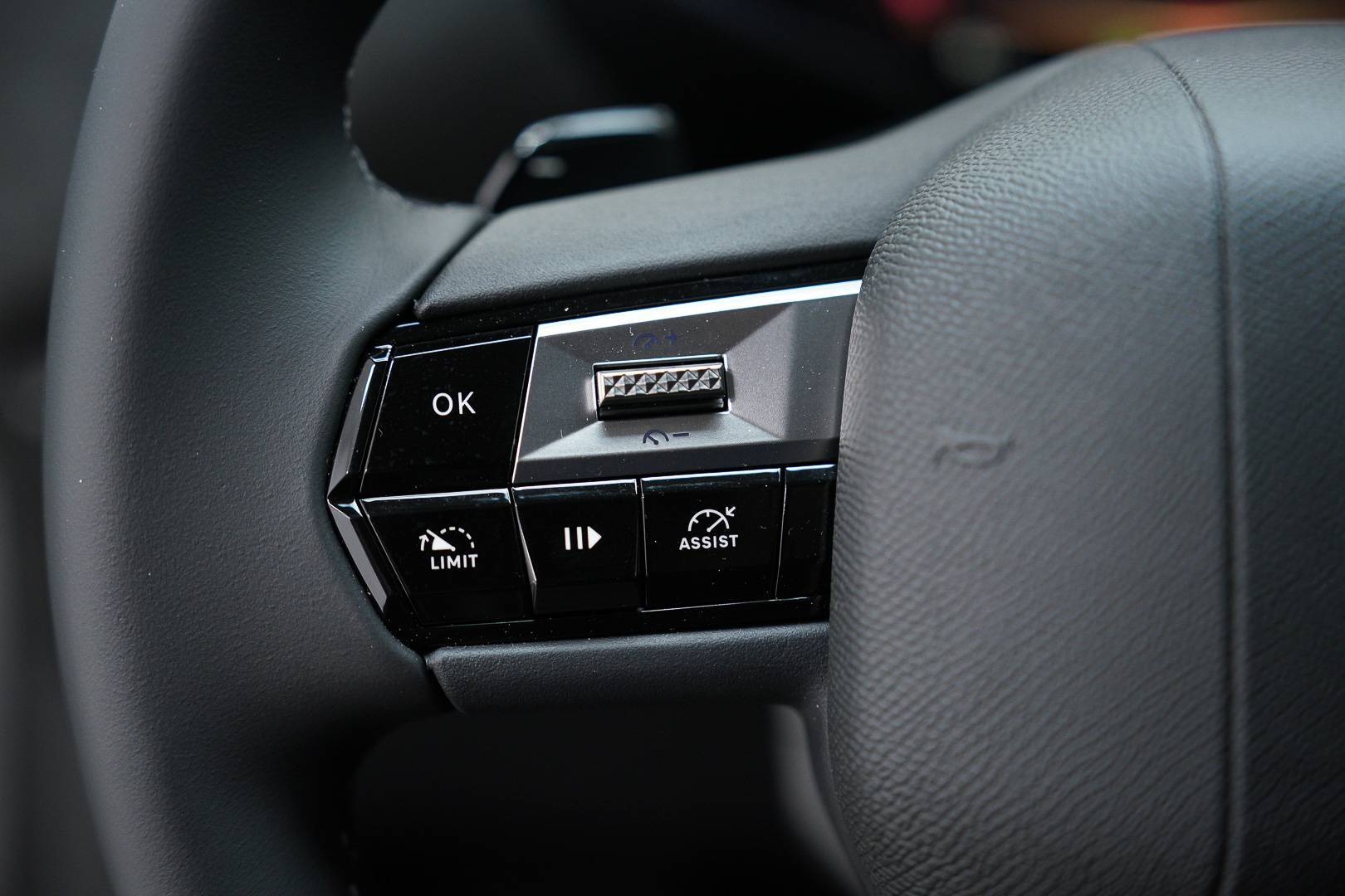 Auto Venduta - DS DS 3 DS3 1.2 hybrid France Edition usata in pronta consegna - Brandini