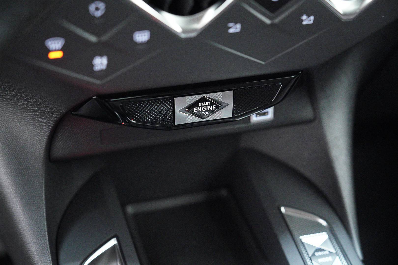 Auto Venduta - DS DS 3 DS3 1.2 hybrid France Edition usata in pronta consegna - Brandini