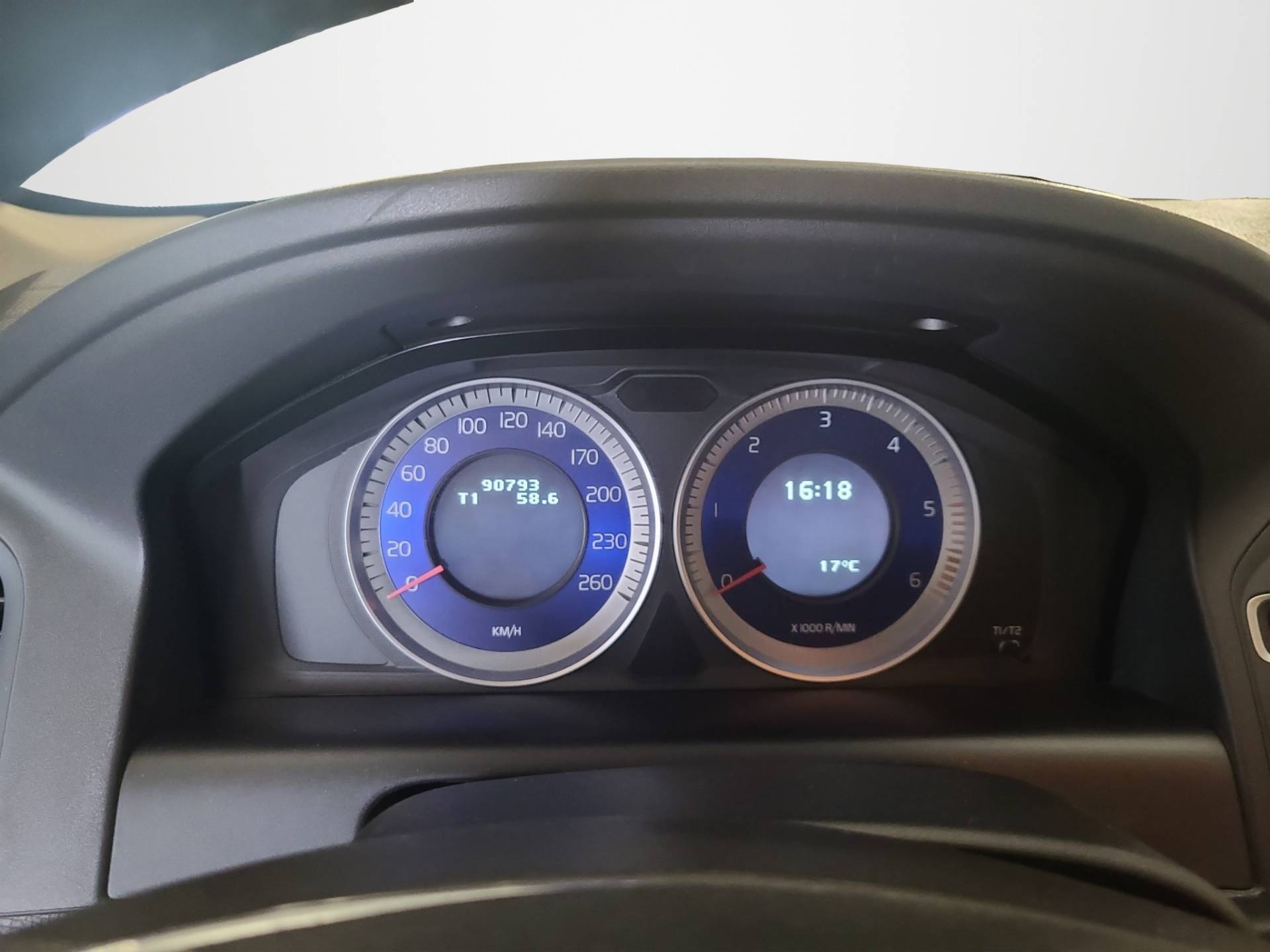 VOLVO XC60 - Foto 10