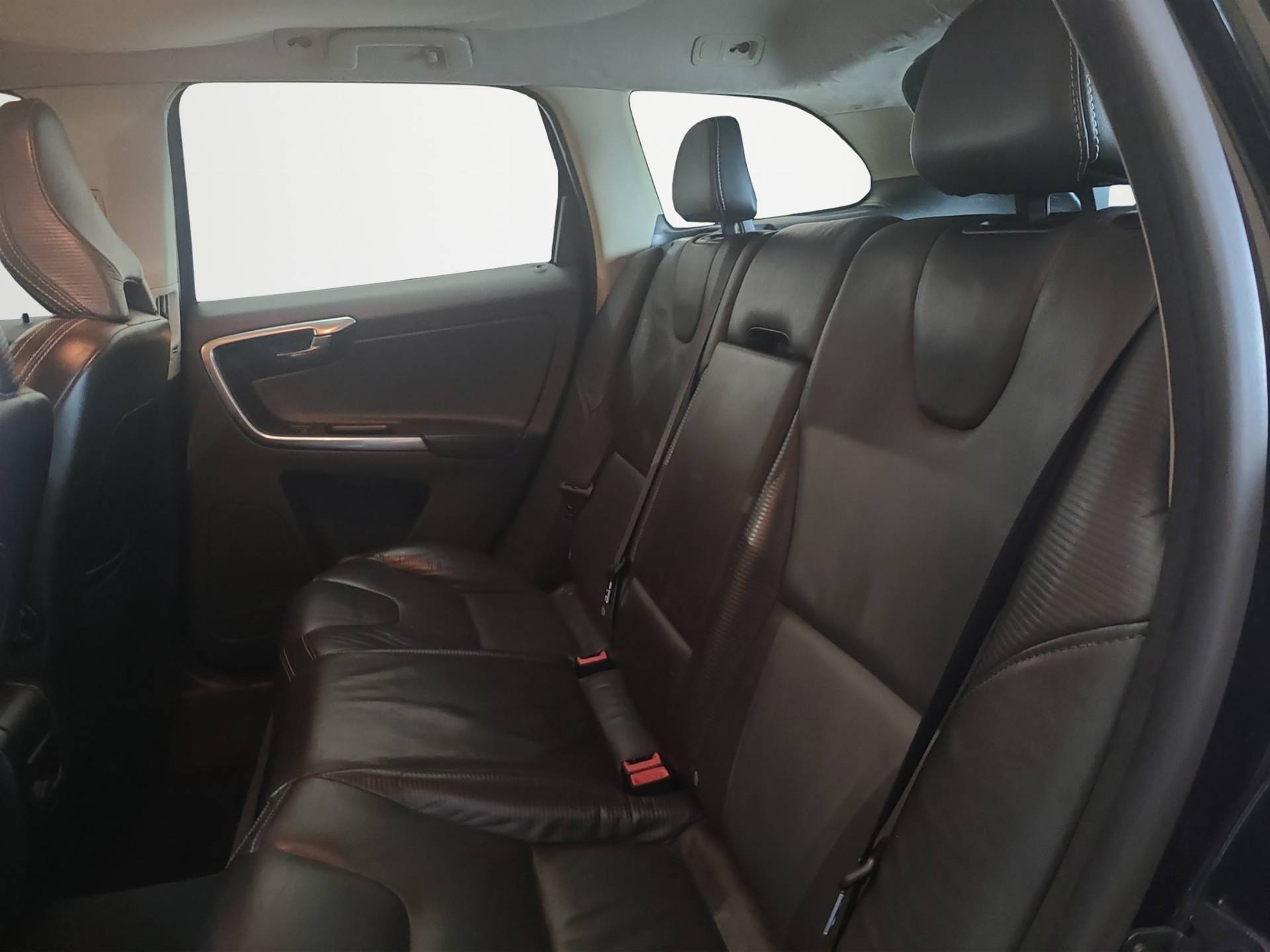 VOLVO XC60 - Foto 11