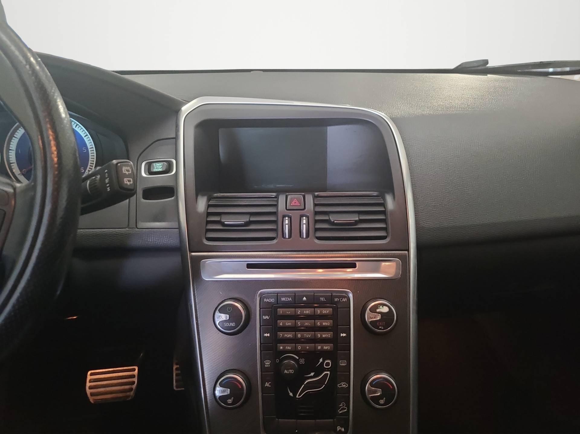 VOLVO XC60 - Foto 14