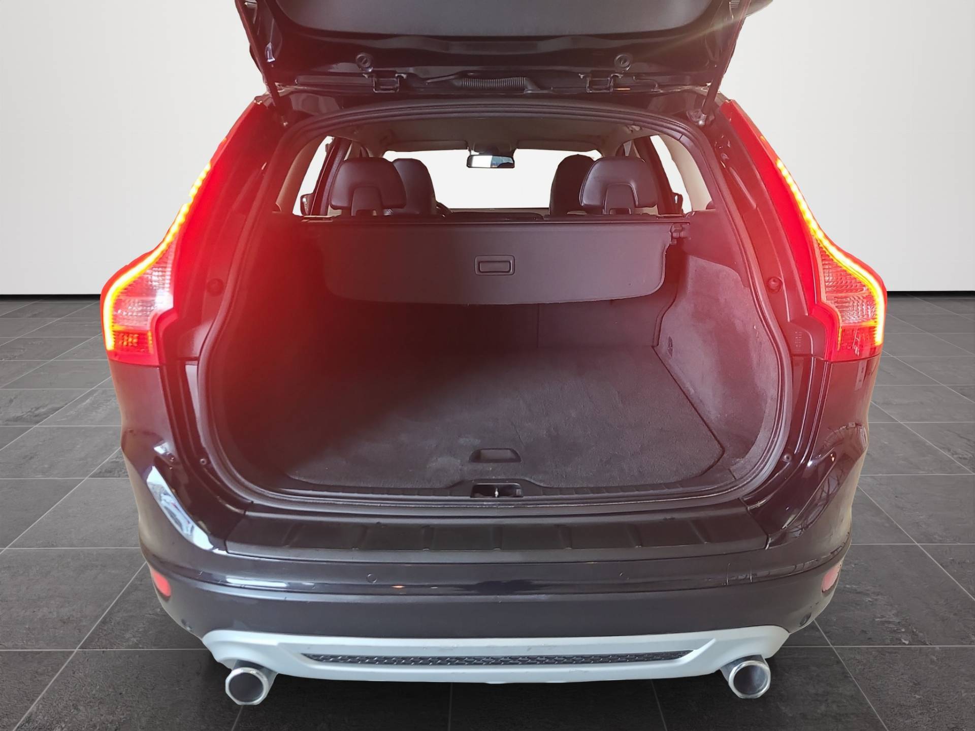 VOLVO XC60 - Foto 18