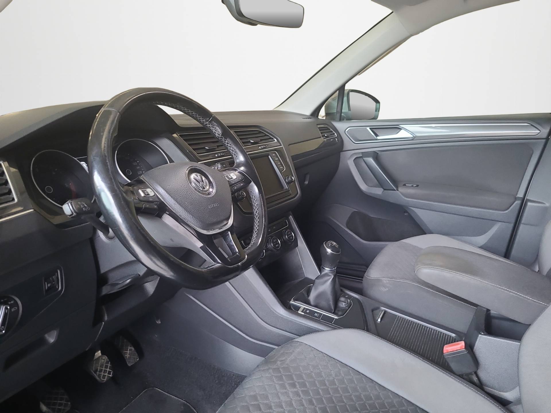 VOLKSWAGEN Tiguan - Foto 7