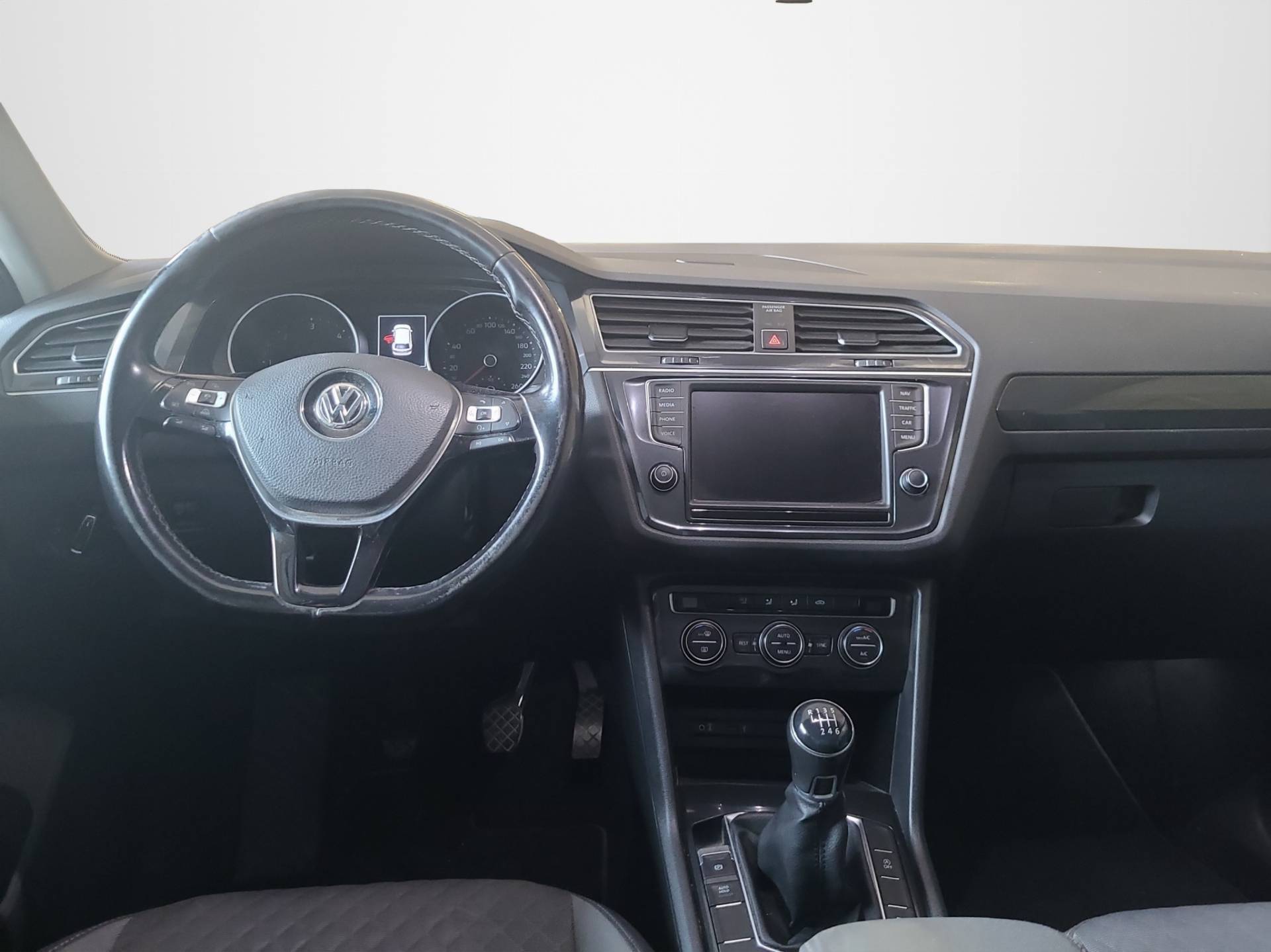 VOLKSWAGEN Tiguan - Foto 12