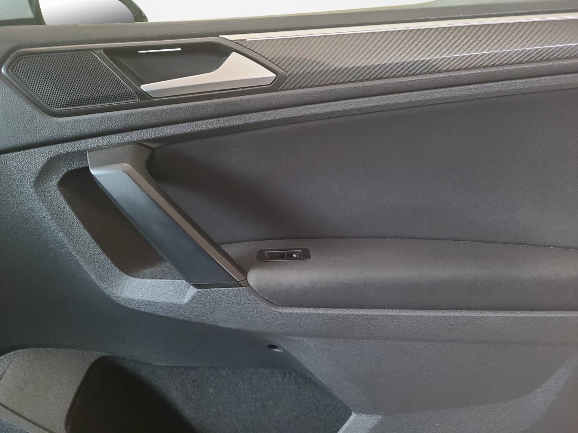 VOLKSWAGEN Tiguan - Foto 16