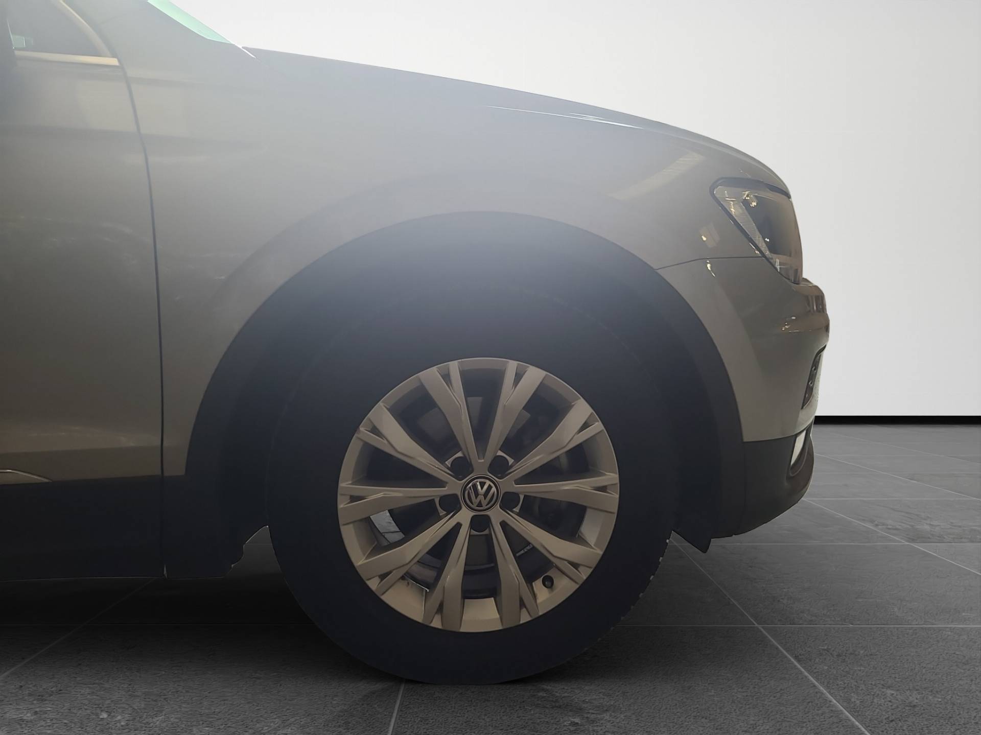 VOLKSWAGEN Tiguan - Foto 22