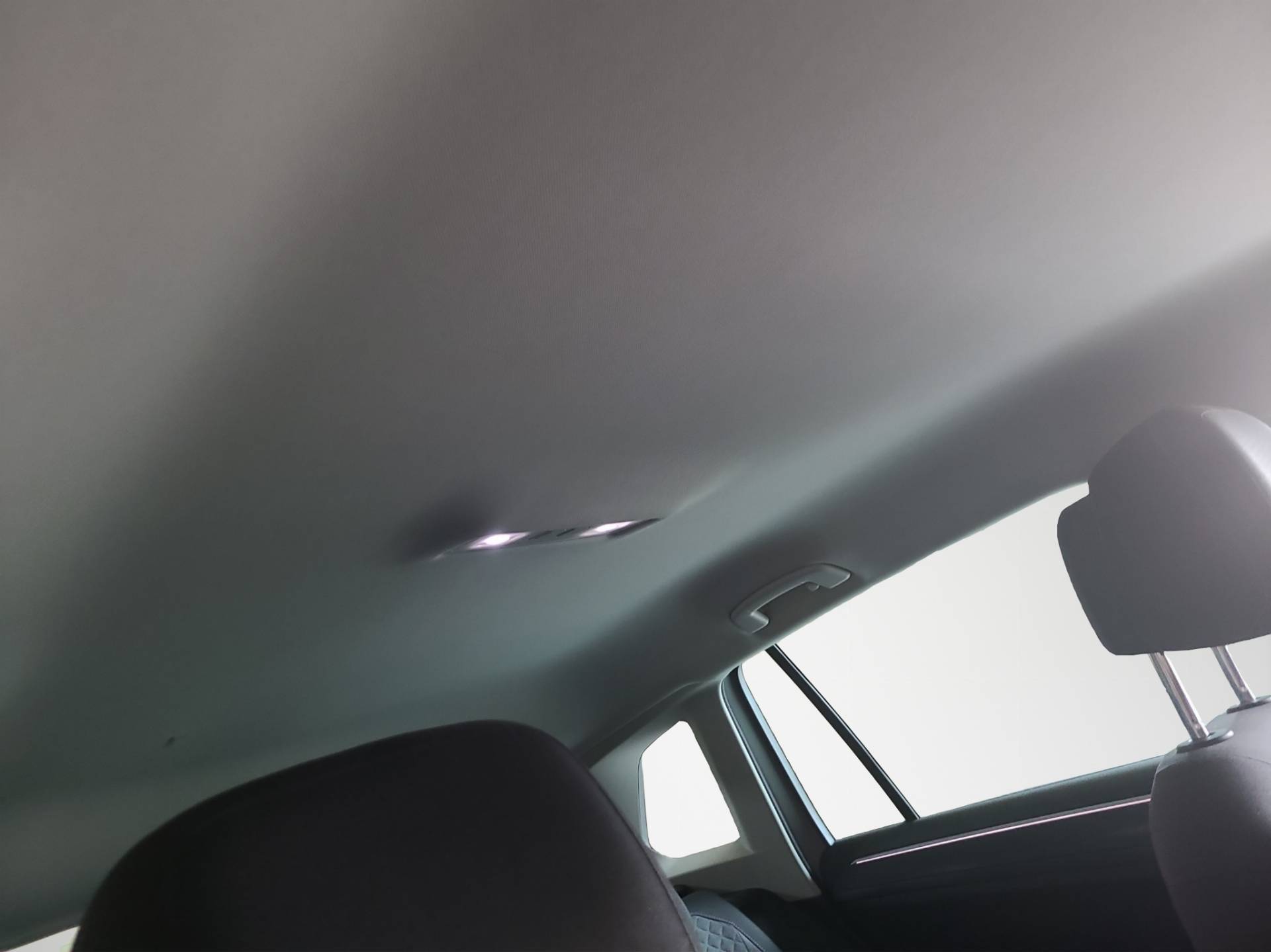 VOLKSWAGEN Tiguan - Foto 23