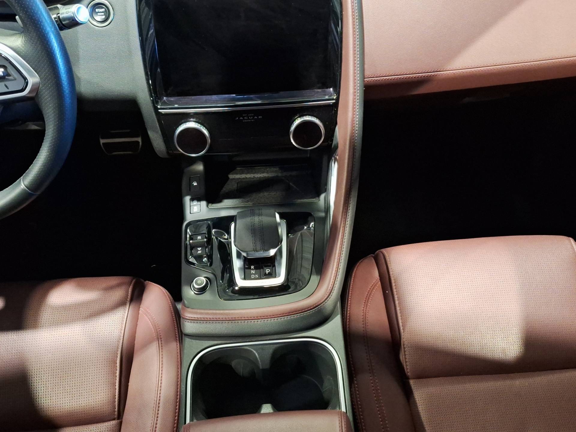 JAGUAR E-Pace - Foto 13