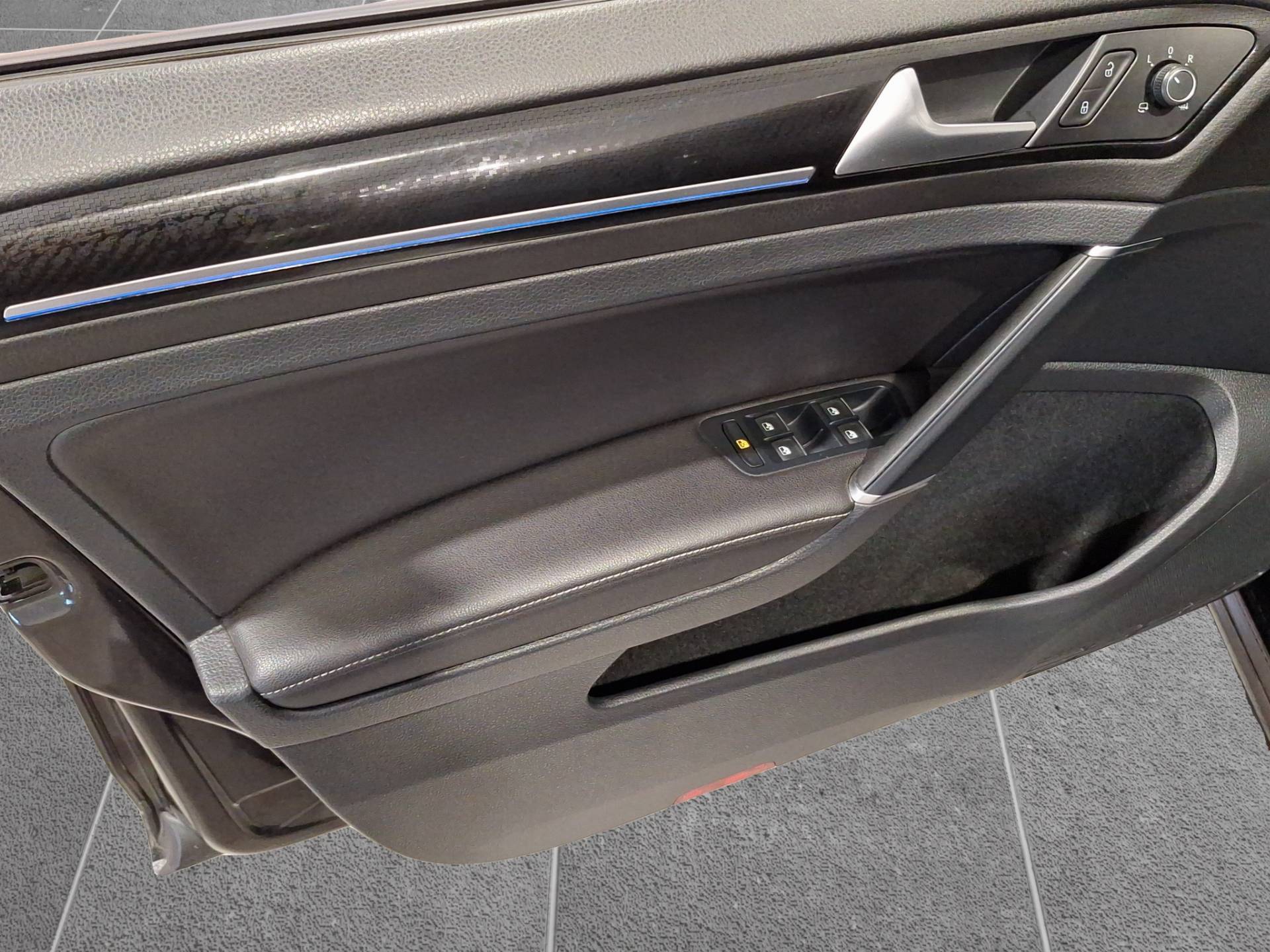 VOLKSWAGEN Golf - Foto 8